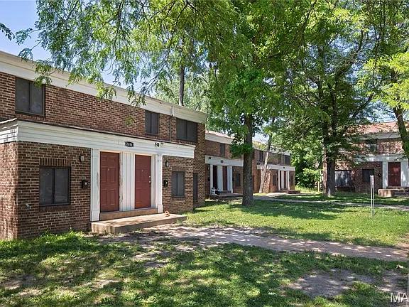 Sunnyland Apartments — St. Louis, Missouri