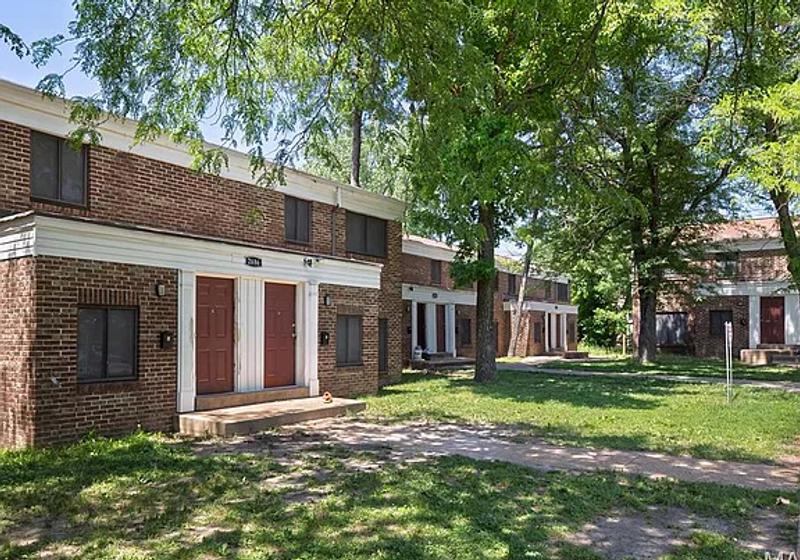 Sunnyland Apartments — St. Louis, Missouri