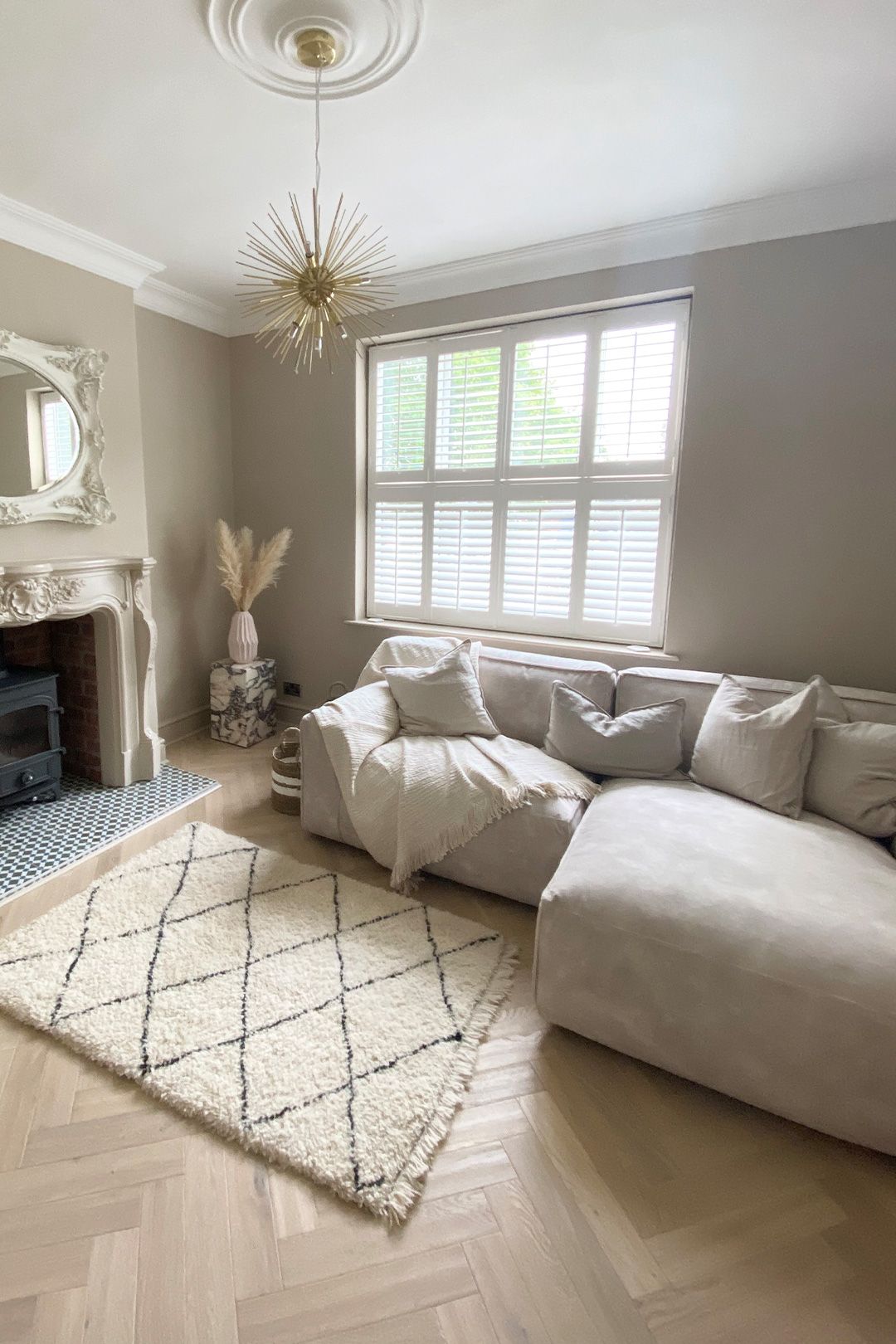 Living Room inspiration gallery image 3