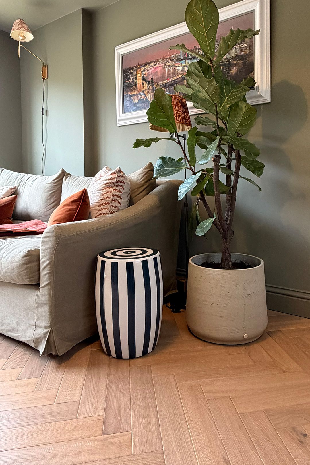 Living Room inspiration gallery image 5