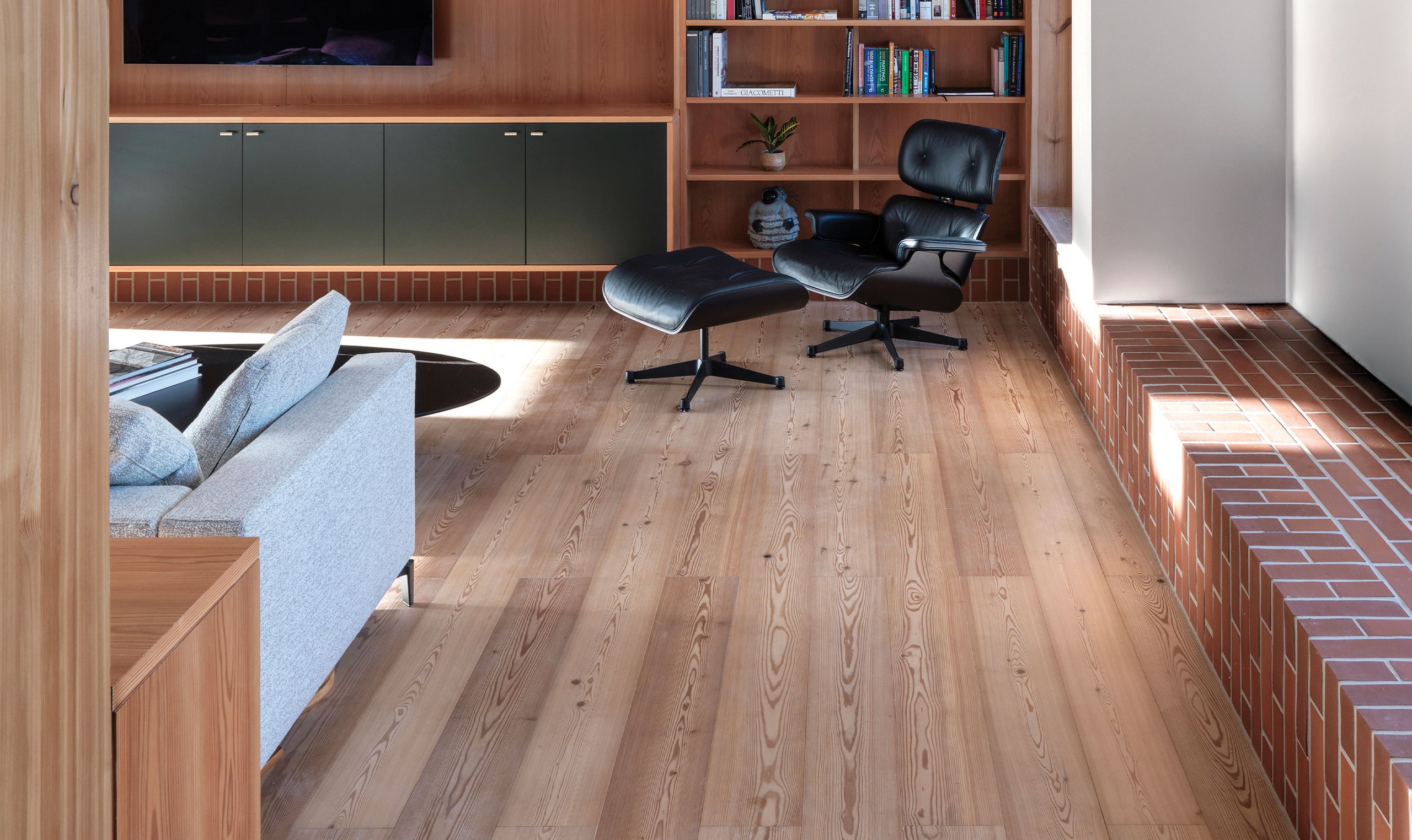 Oster Wide Plank in a room setting