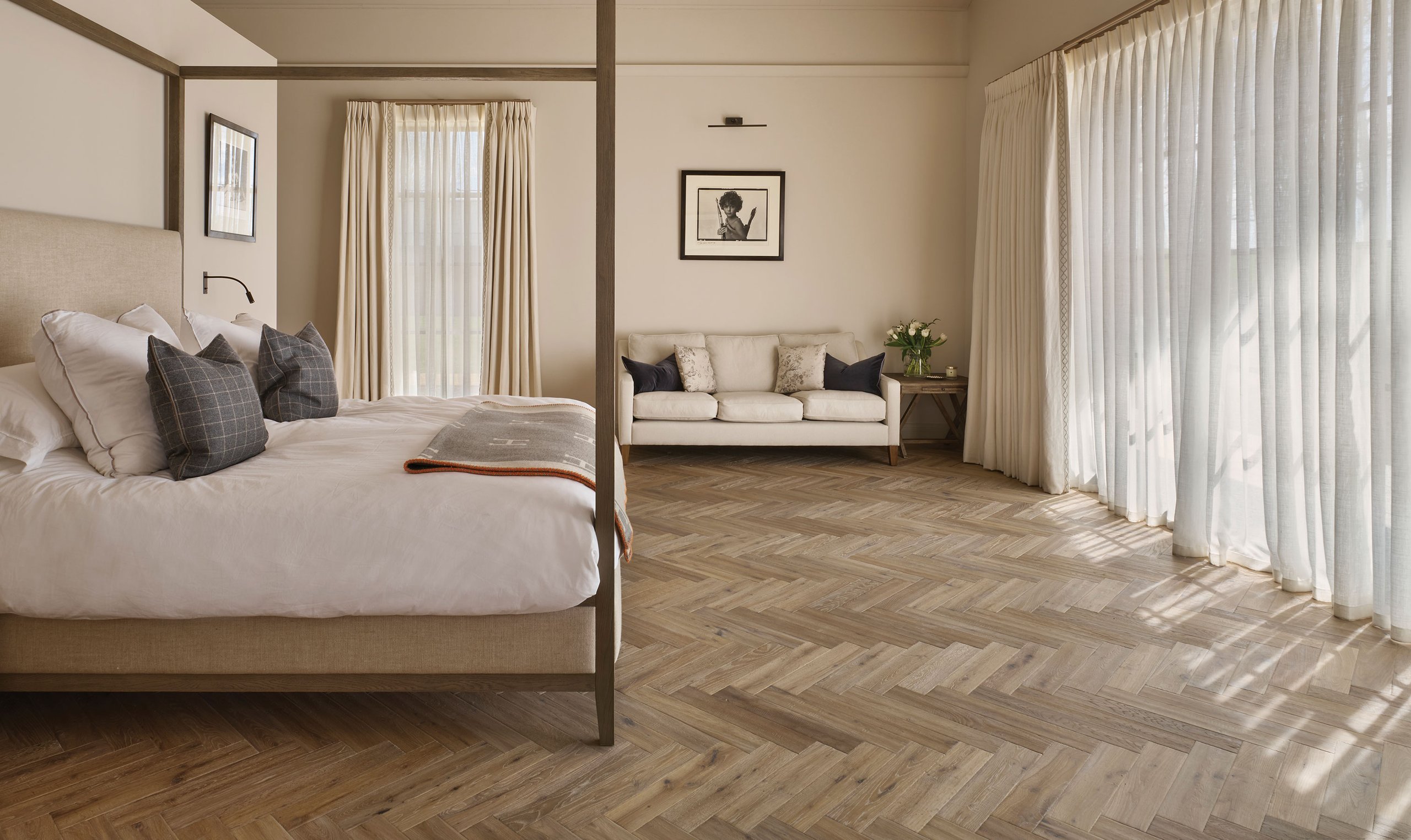 How to use oak flooring in your interior
