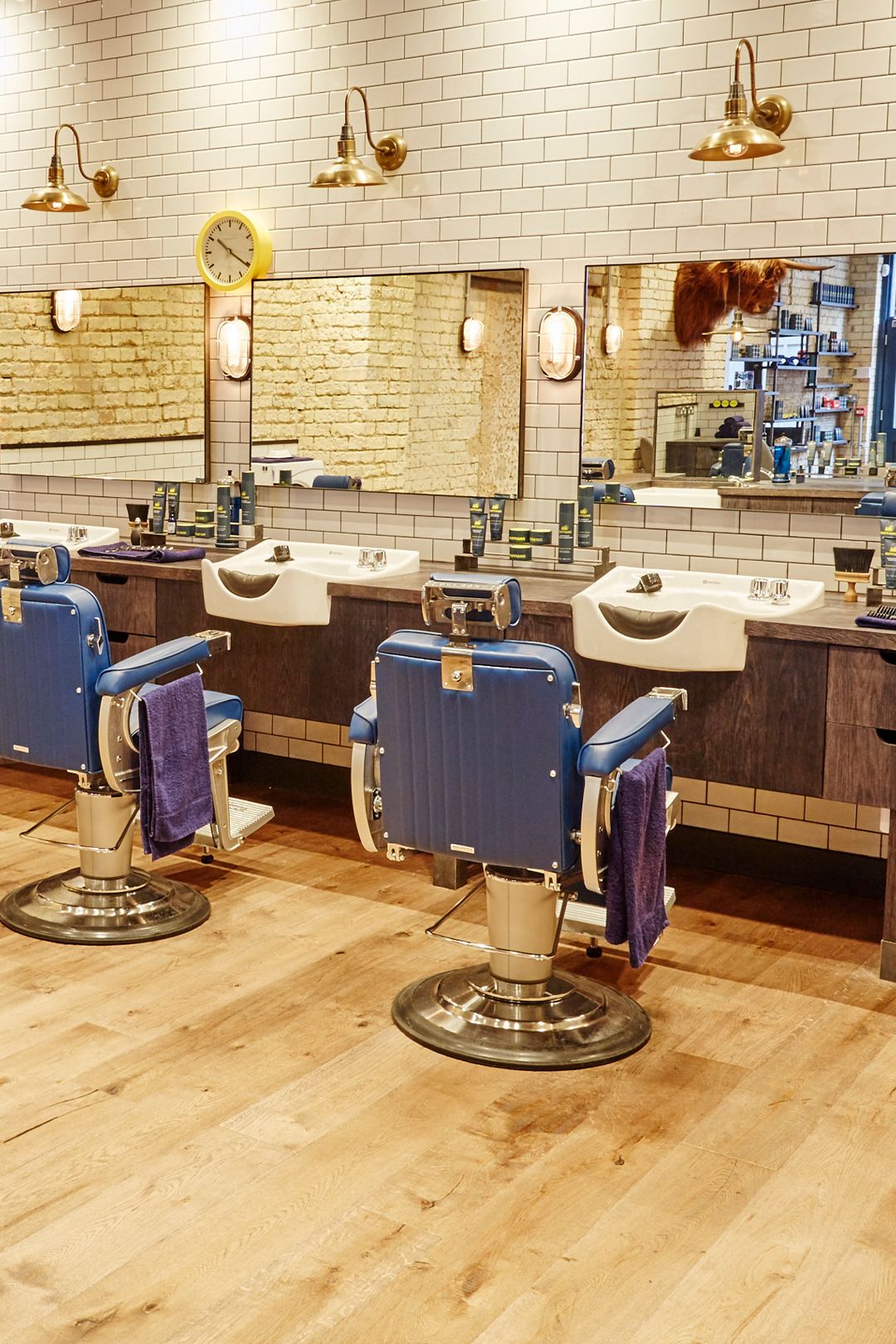 Retail feature floor