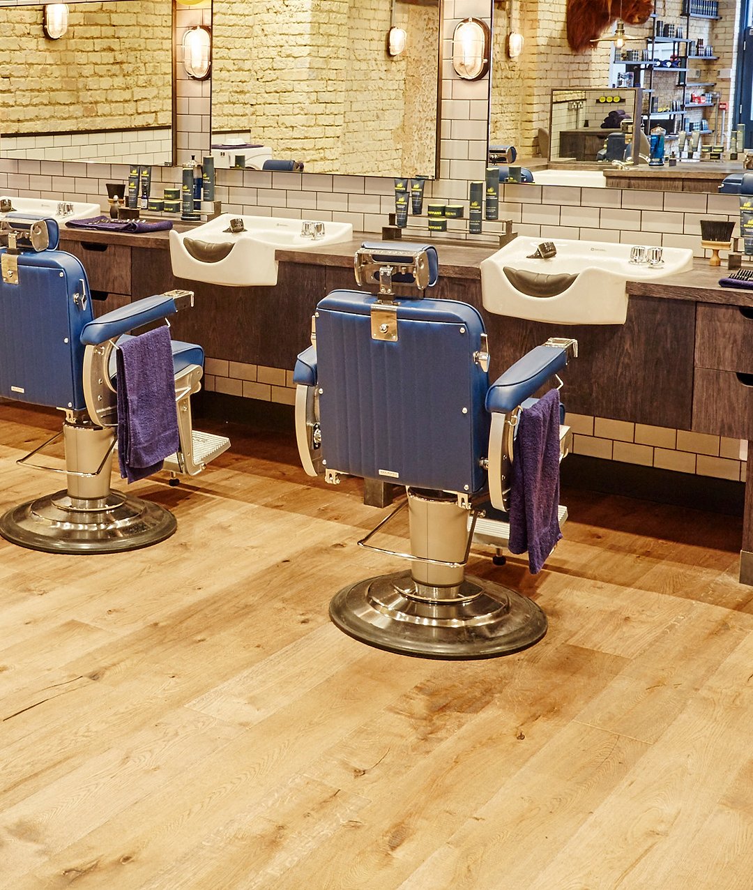 Retail feature floor