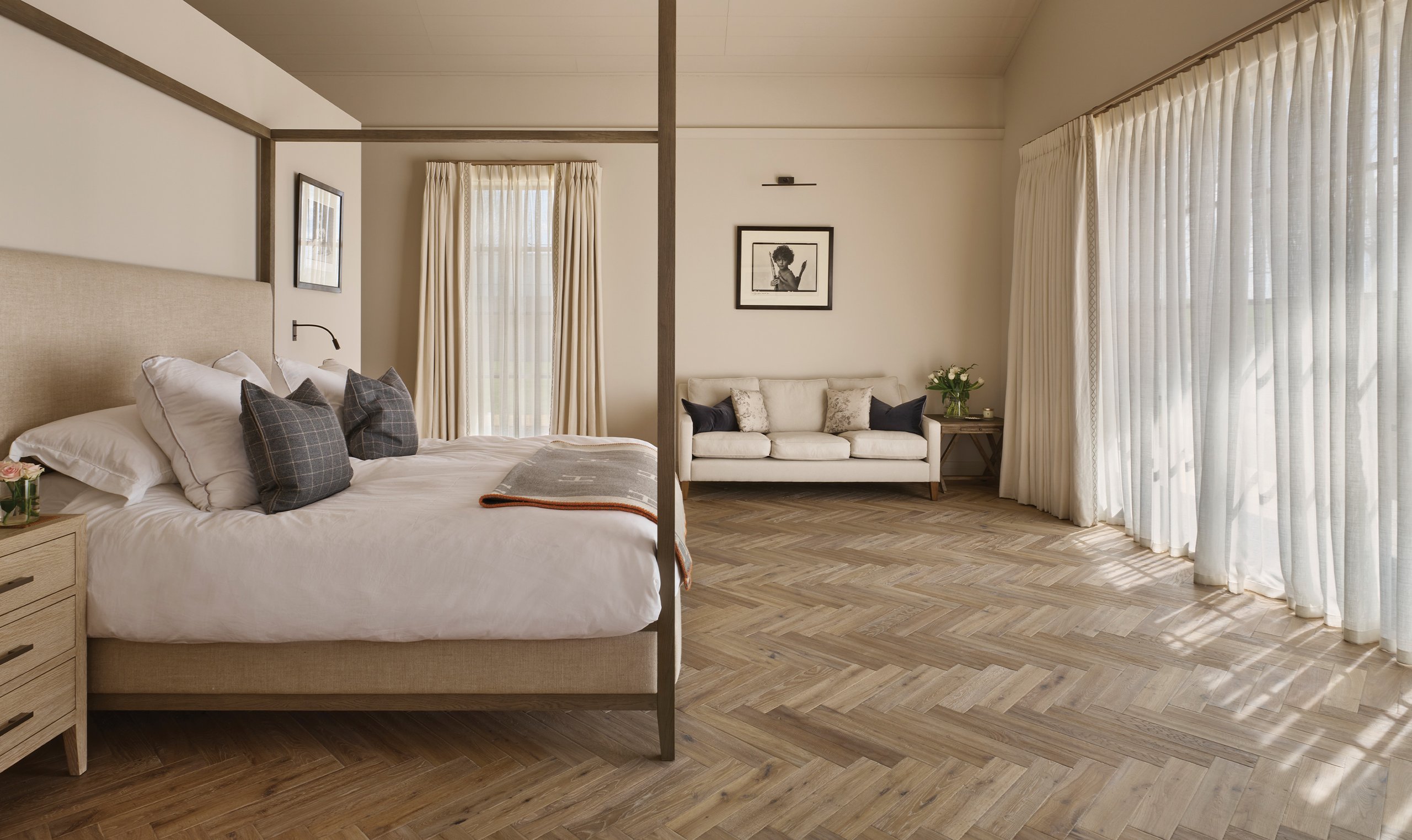 Furrow wood flooring in a bedroom