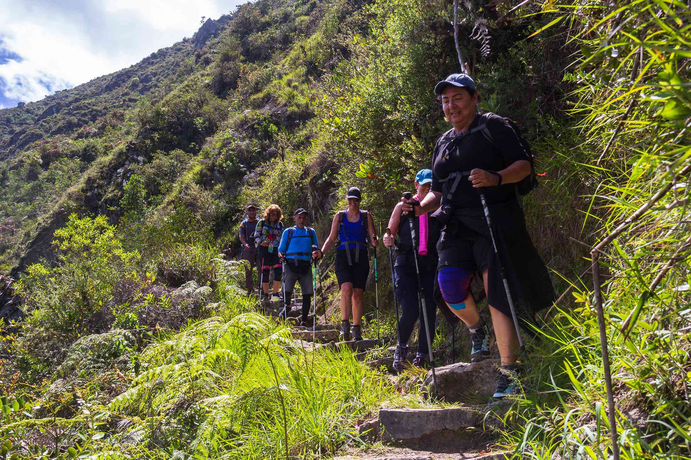 VALLE SAGRADO, CAMINO INCA Y MONTAÑA DE COLORES 4 Días / 3 Noches: La Expedición Definitiva en Cusco
