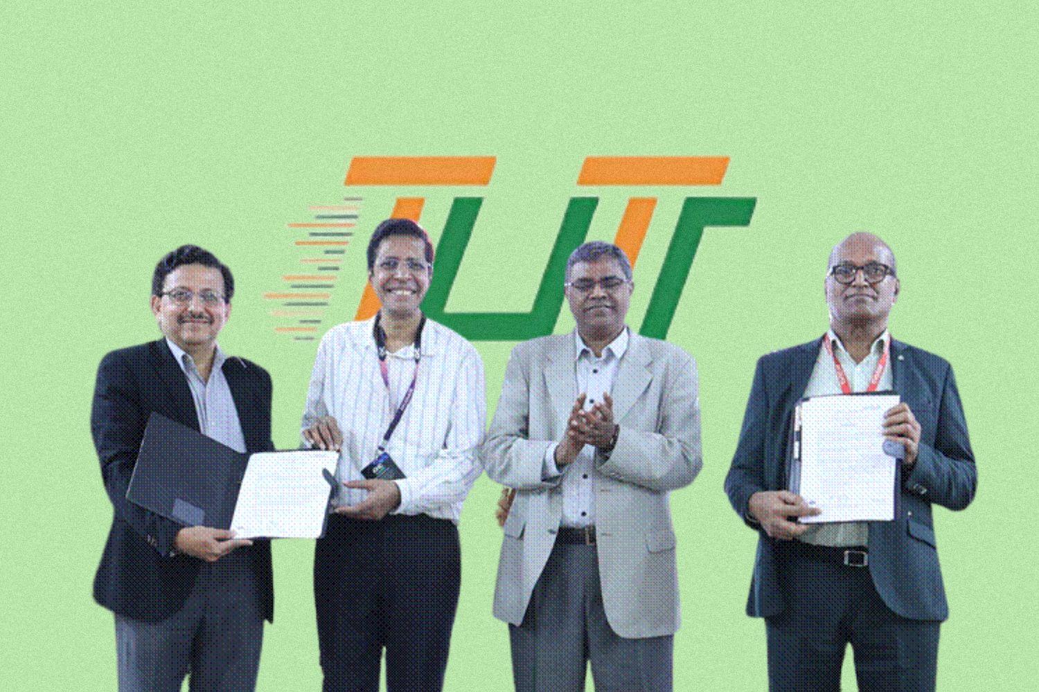 Image presenting the team of TuTr Hyperloop.