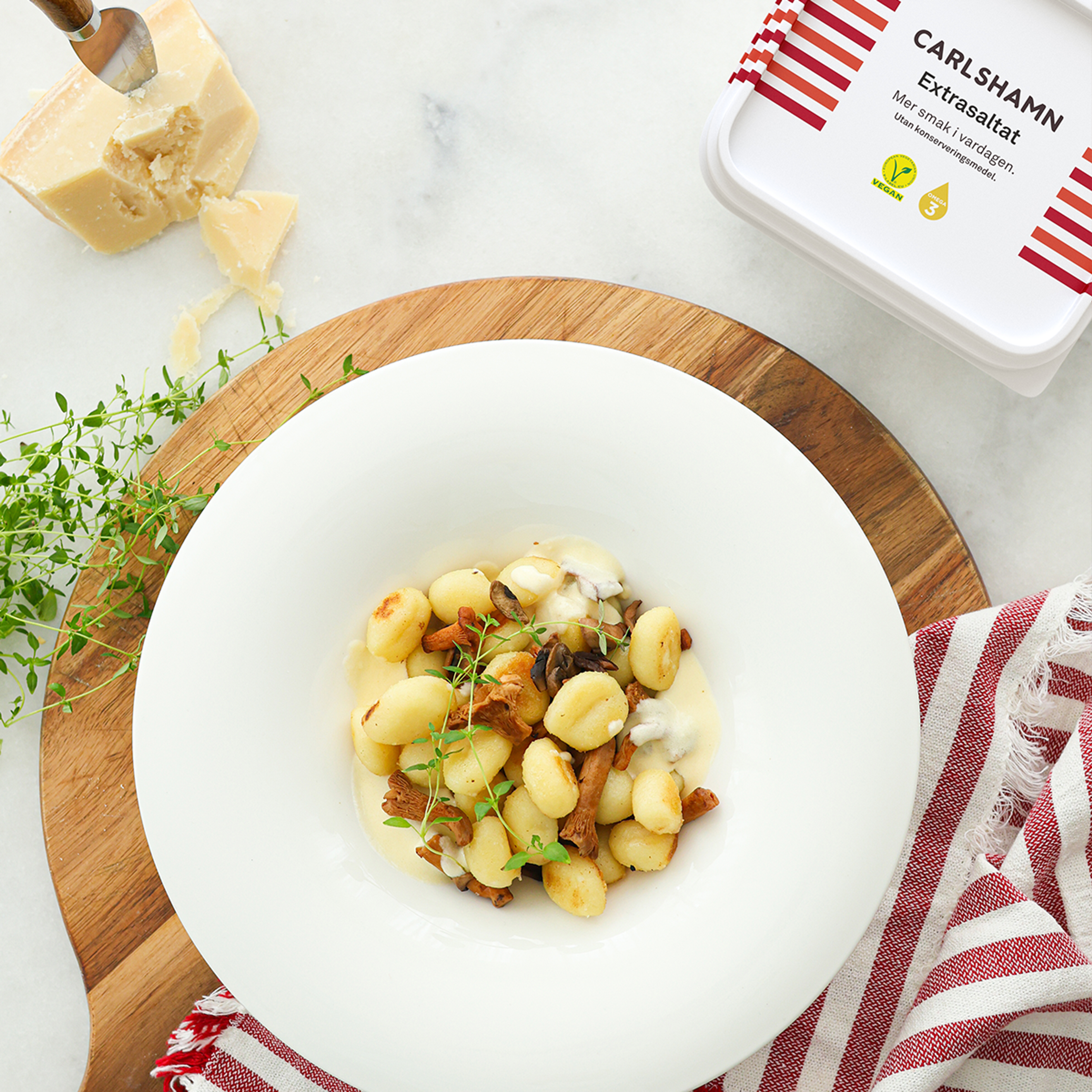 Stekt gnocchi med svamp och smörsås