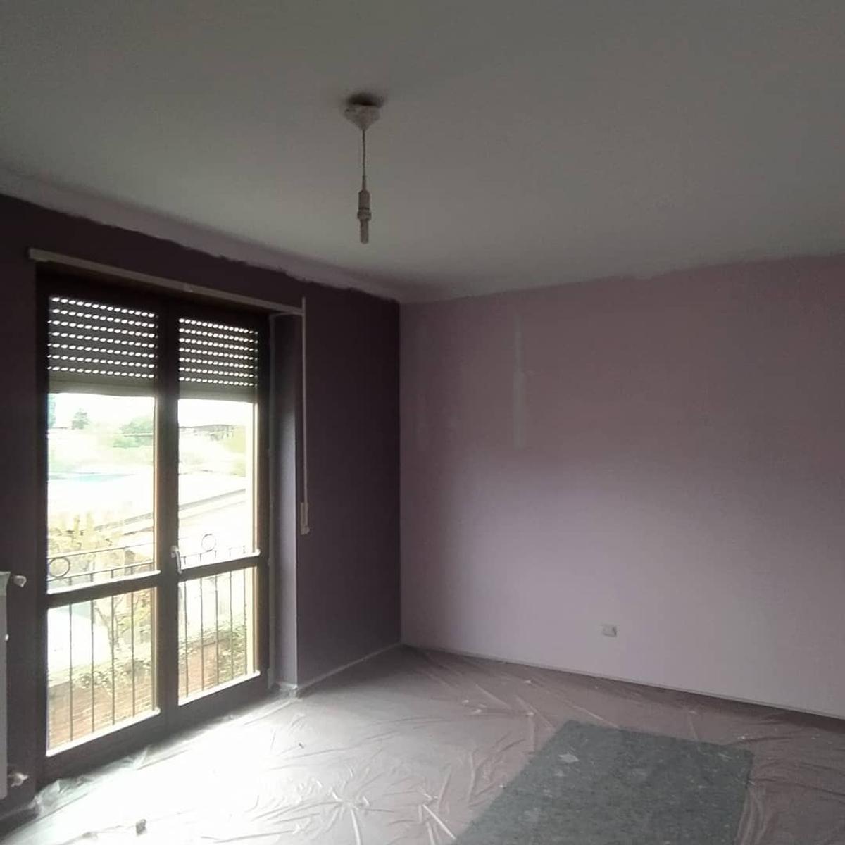 Pareti rosa/malva prima della tinteggiatura – appartamento residenziale a Torino