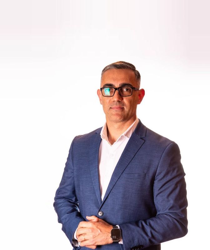Dr. Maximiliano Machado Escobar, Reumatólogo del centro médico de GO en Tucumán