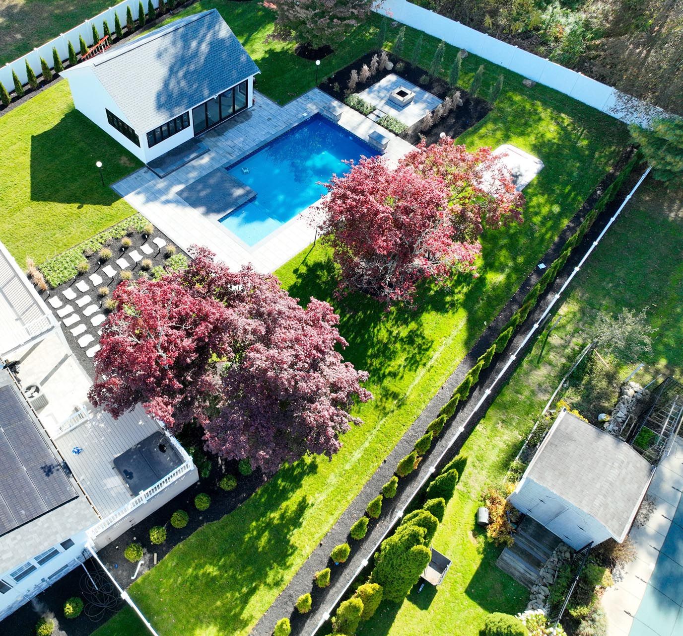Best spring cleanup in East Bridgewater, MA by Contrast Landscape
