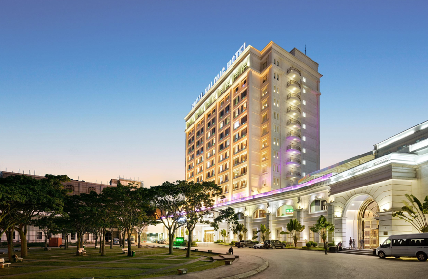 Royal Ha Long Hotel:バイチャイで多彩な体験を叶える滞在拠点