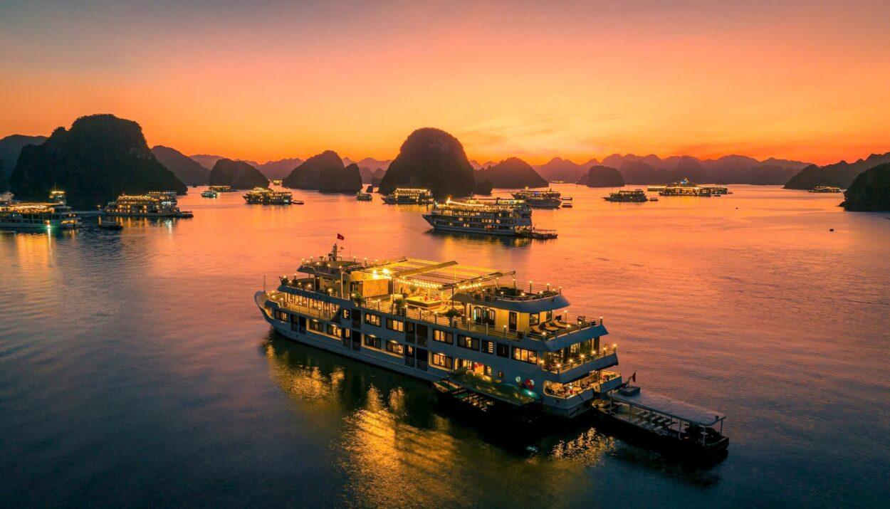 下龙湾适合企业团队举办 Gala Dinner 的 7 大热门场地