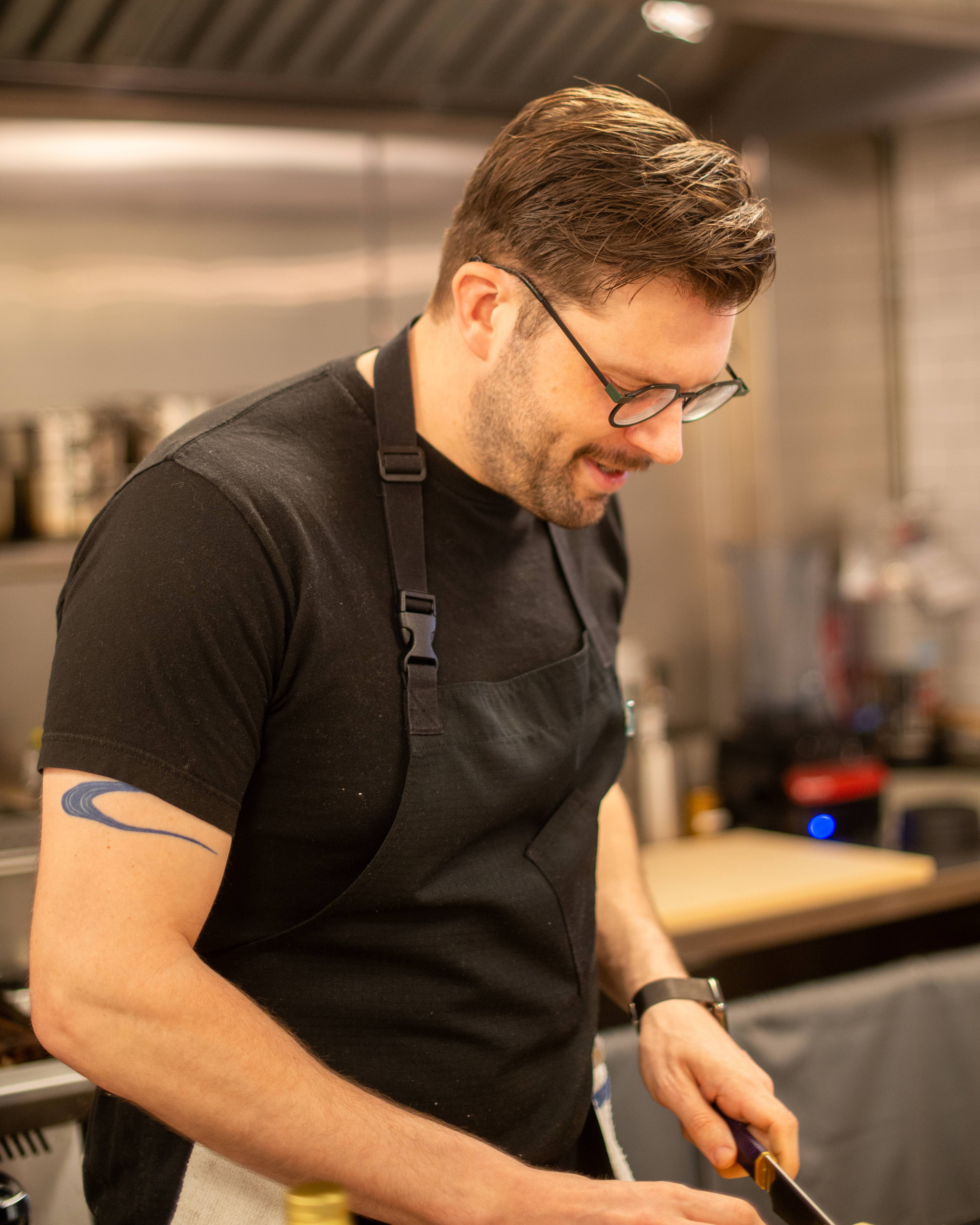 Images with caption alt text