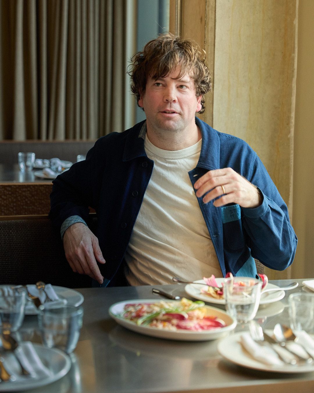 Images with caption alt text