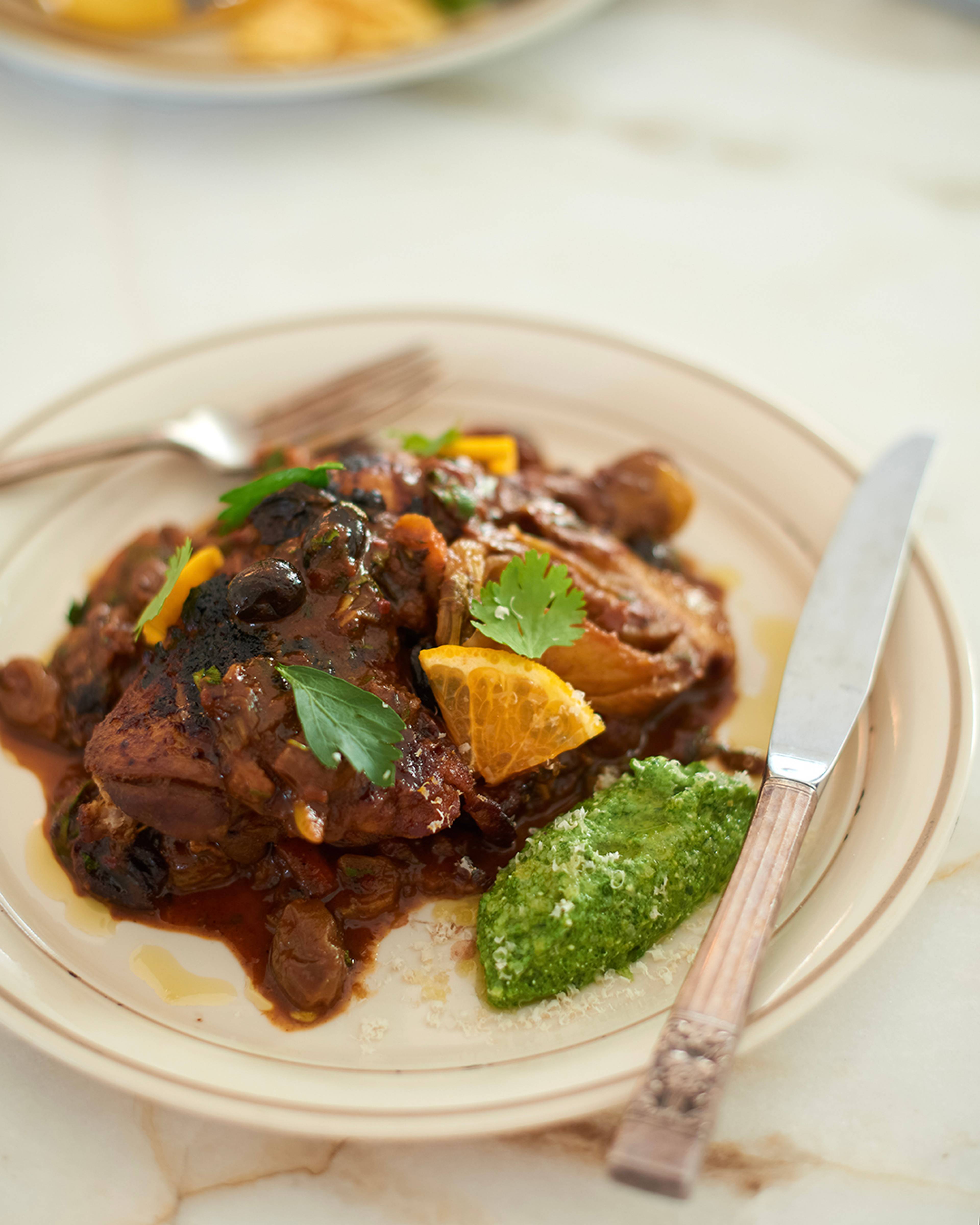 Images with caption alt text