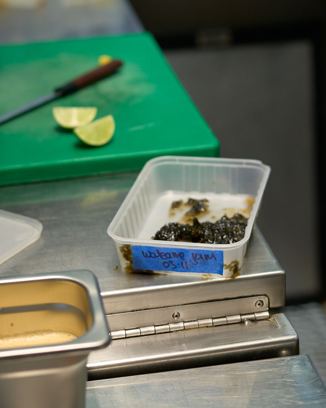 Images with caption alt text