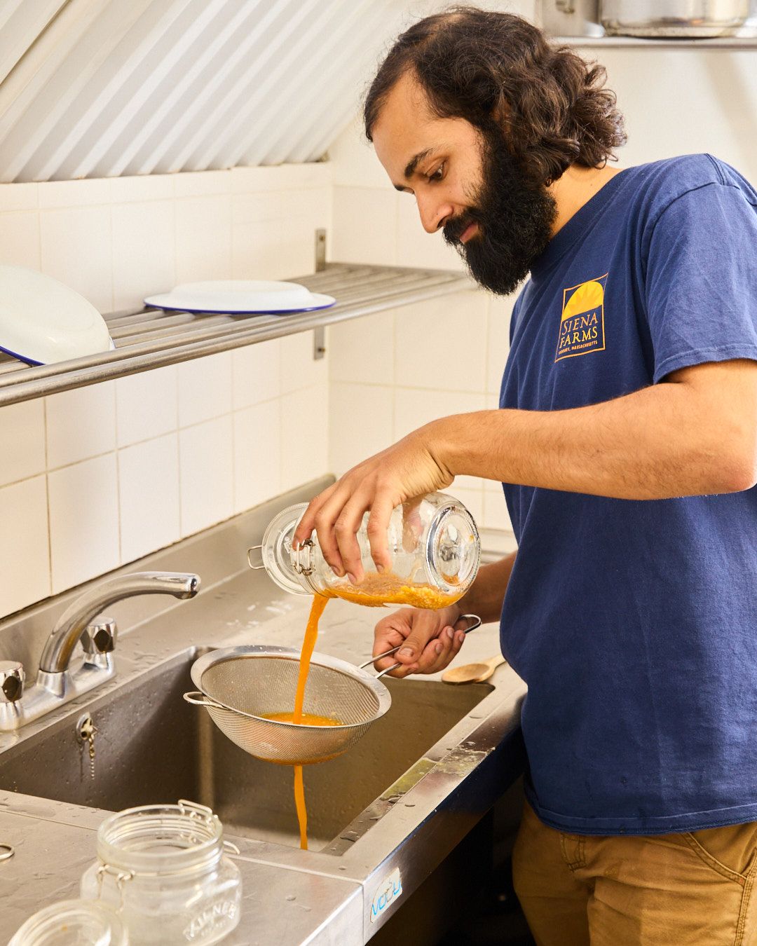 Images with caption alt text