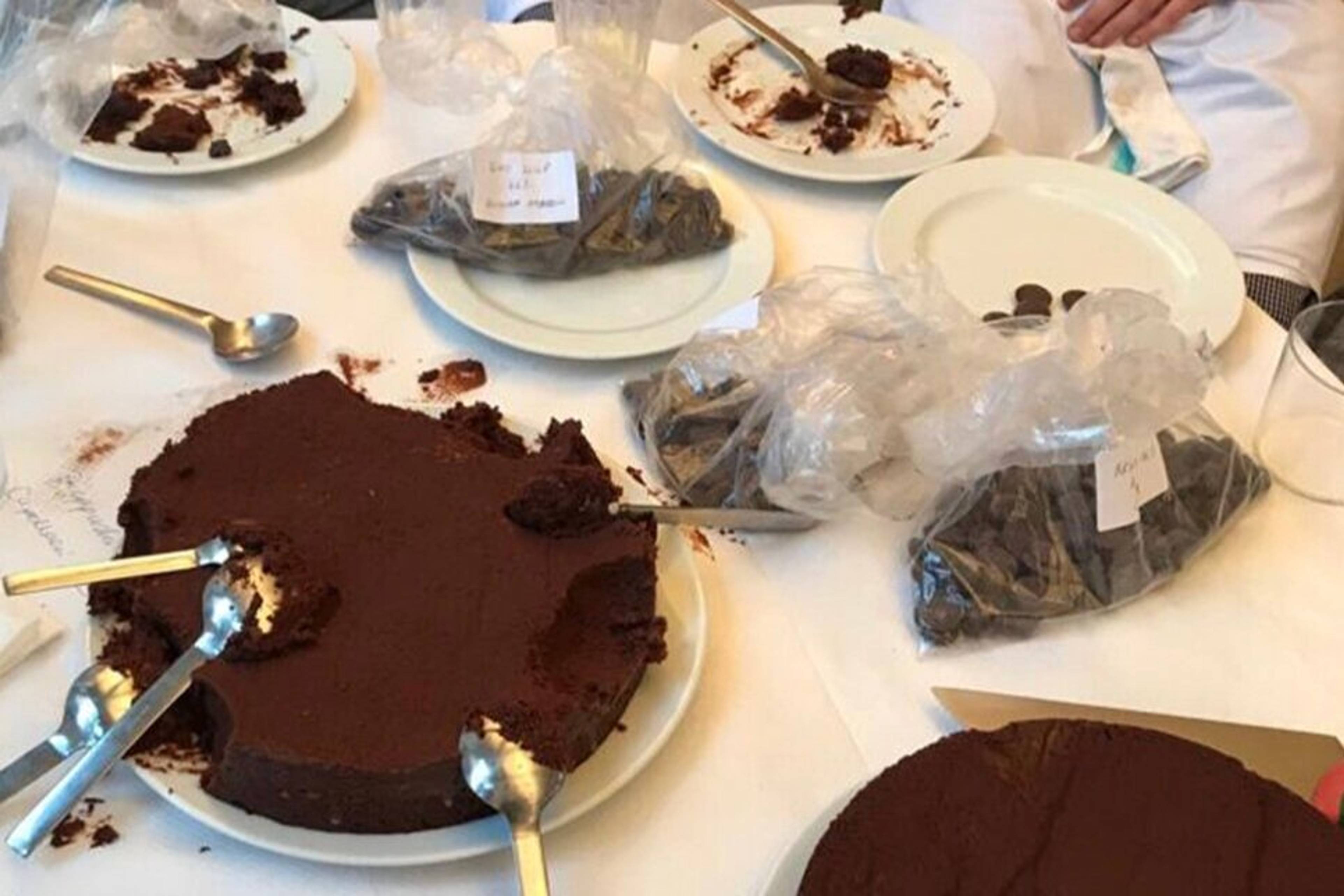 Images with caption alt text