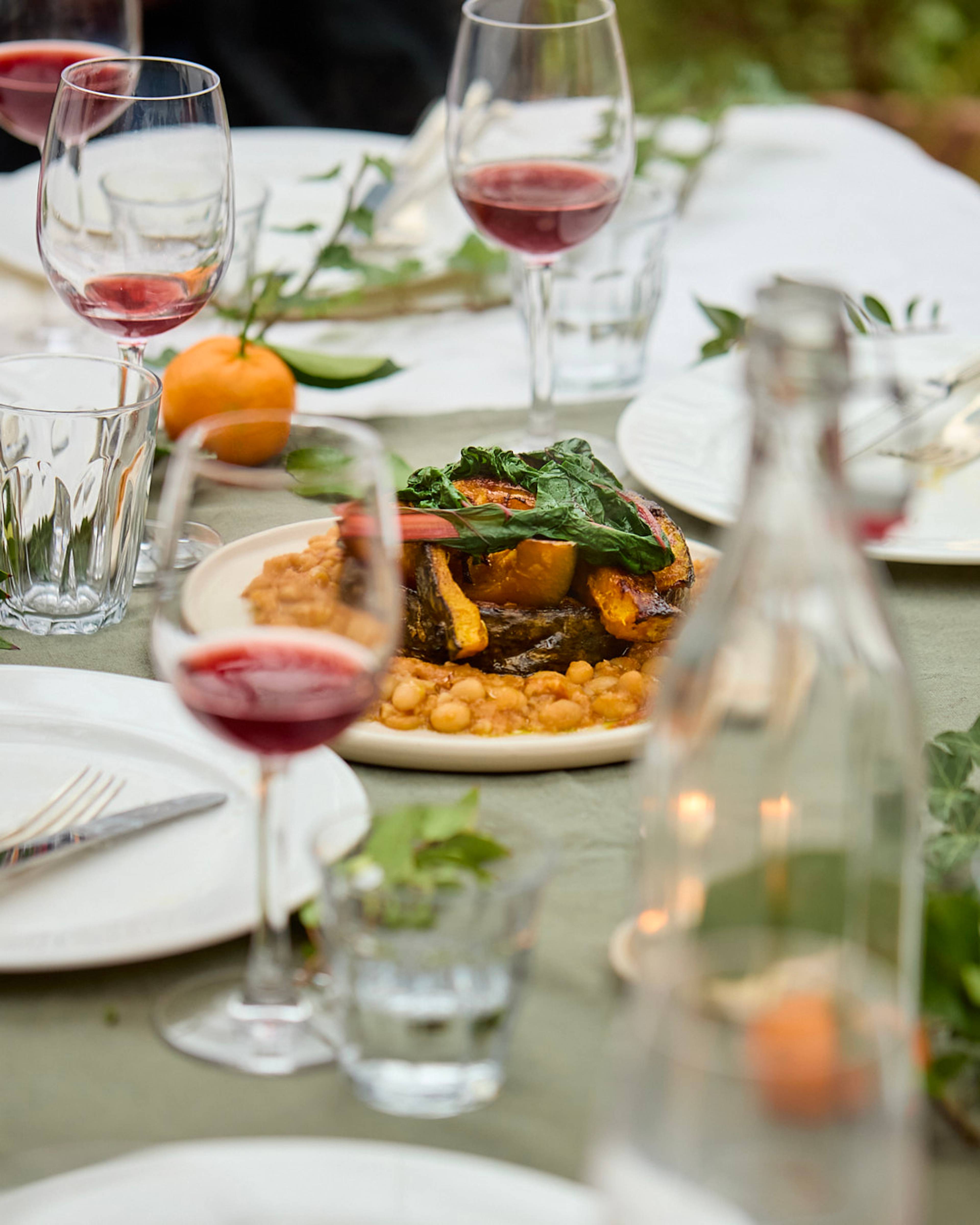 Images with caption alt text