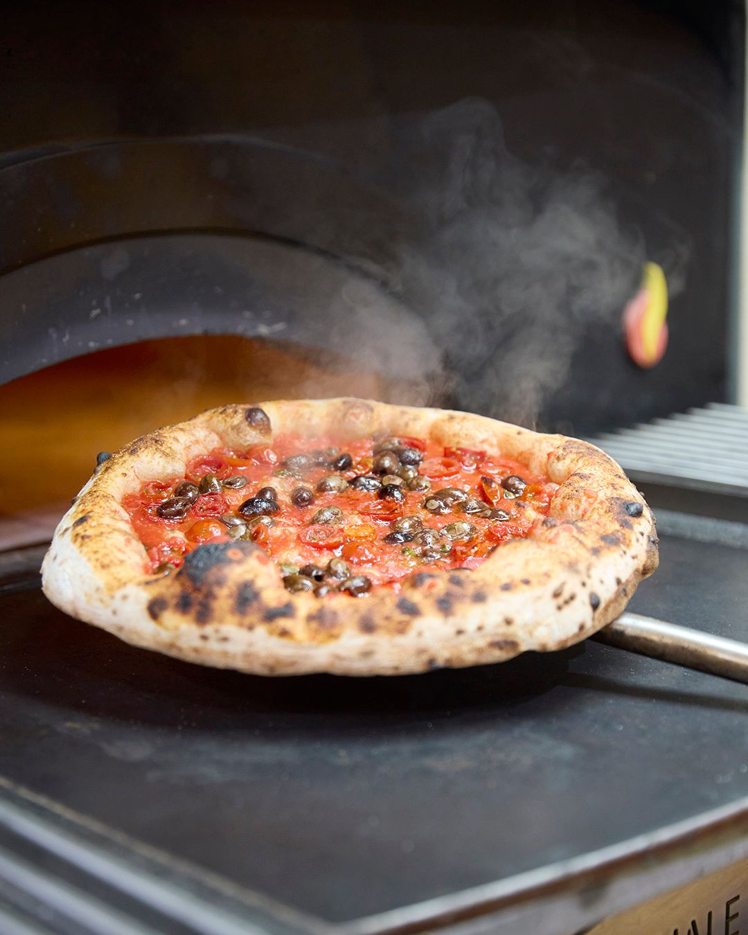 Images with caption alt text