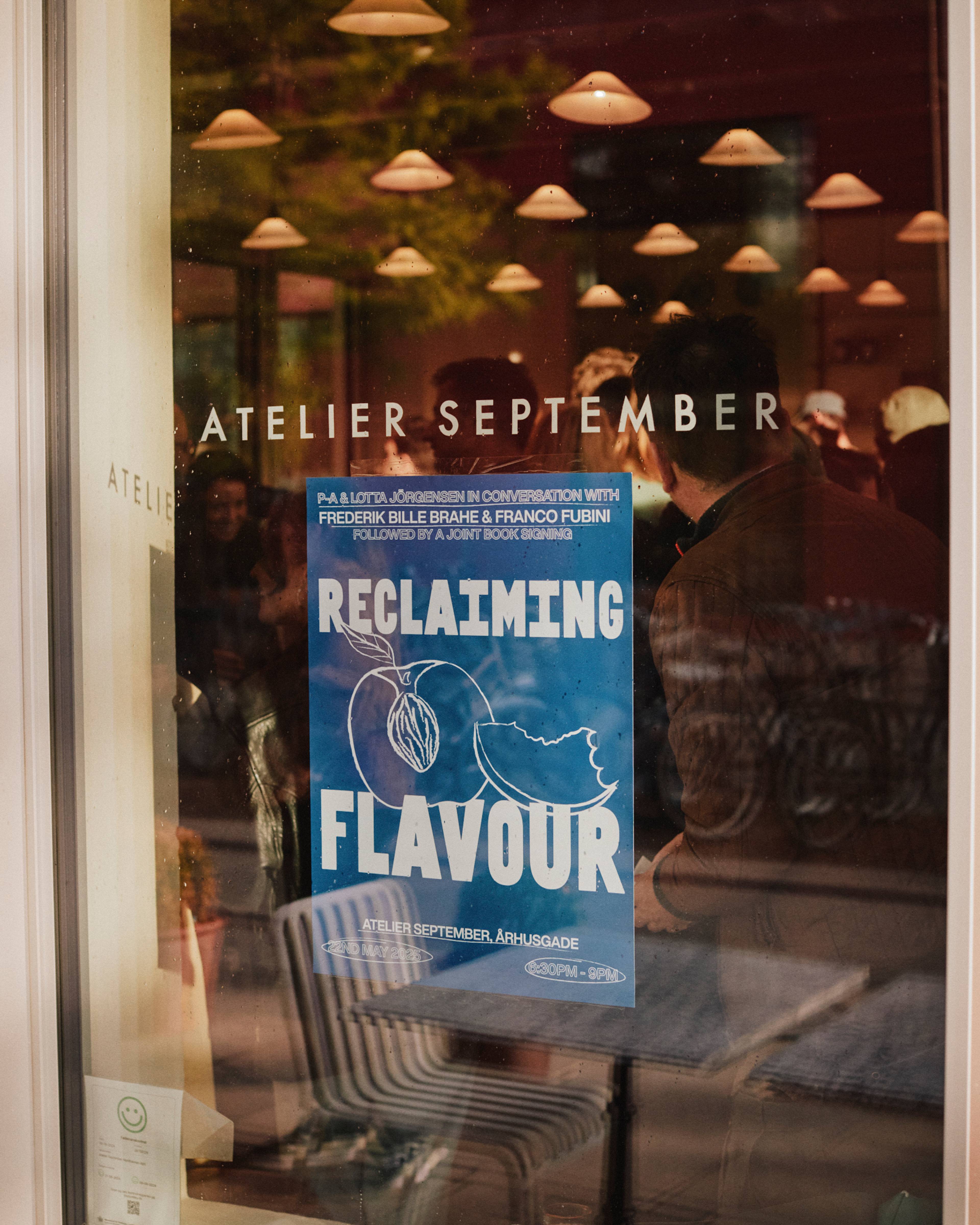 Images with caption alt text