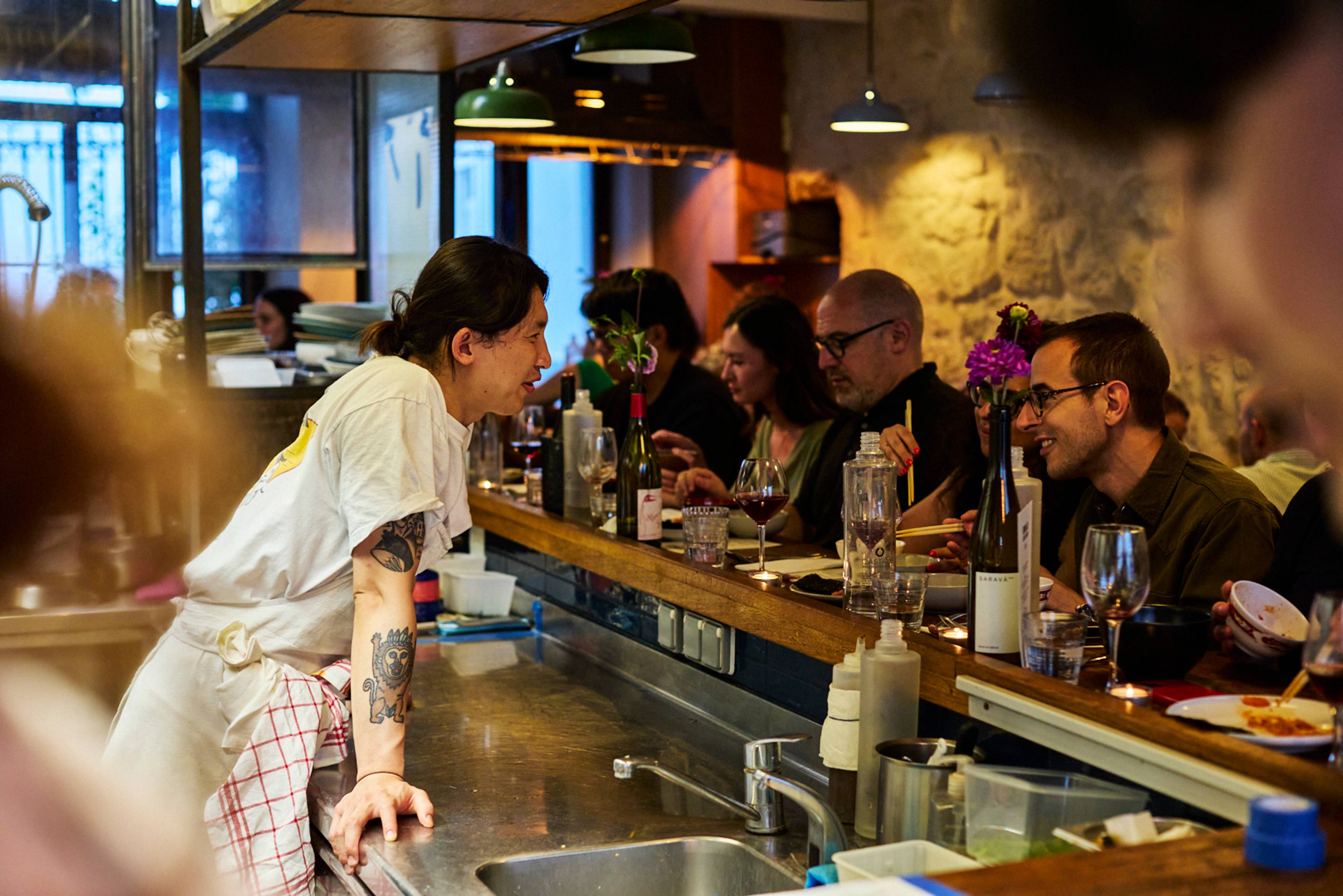 Images with caption alt text