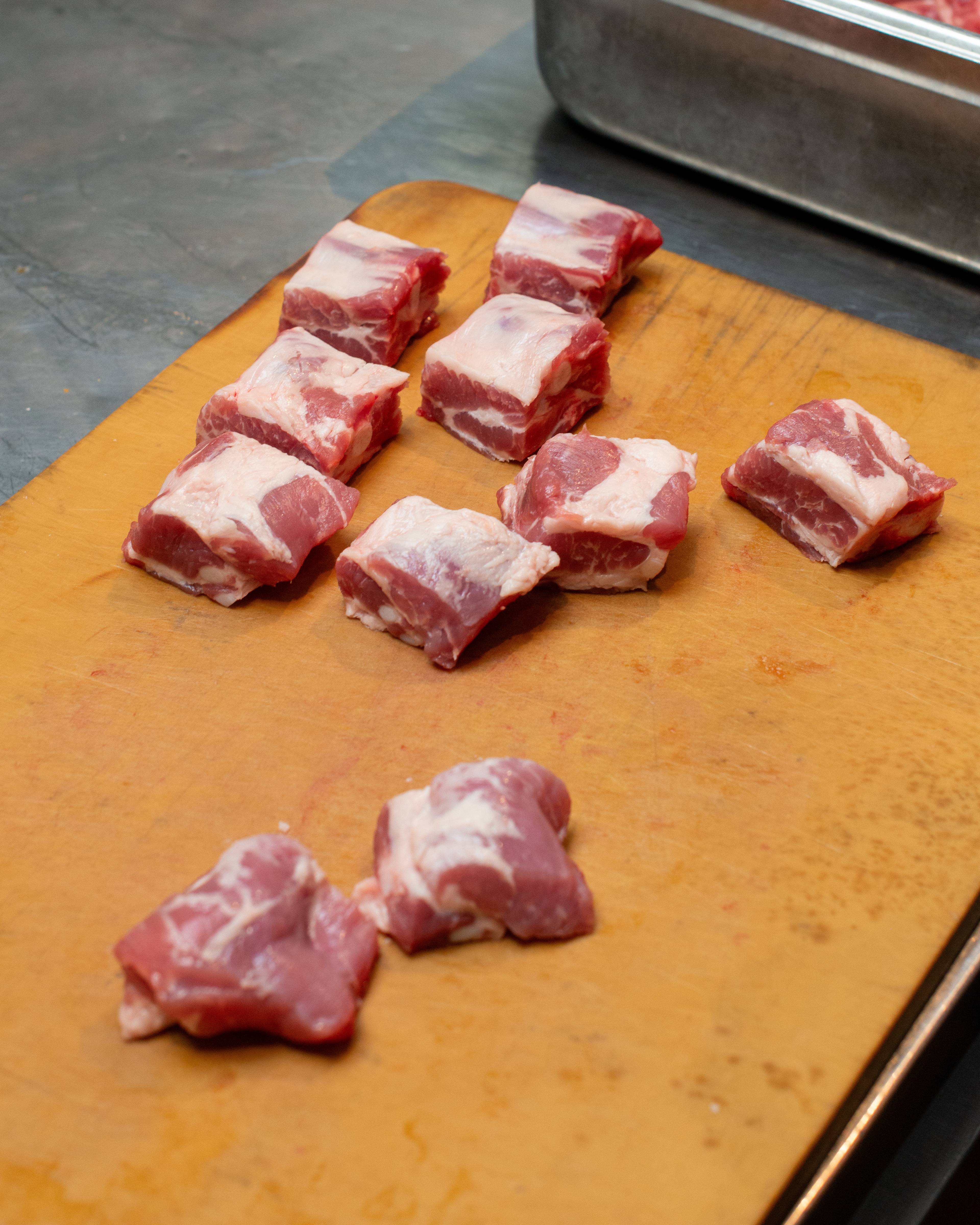 Images with caption alt text