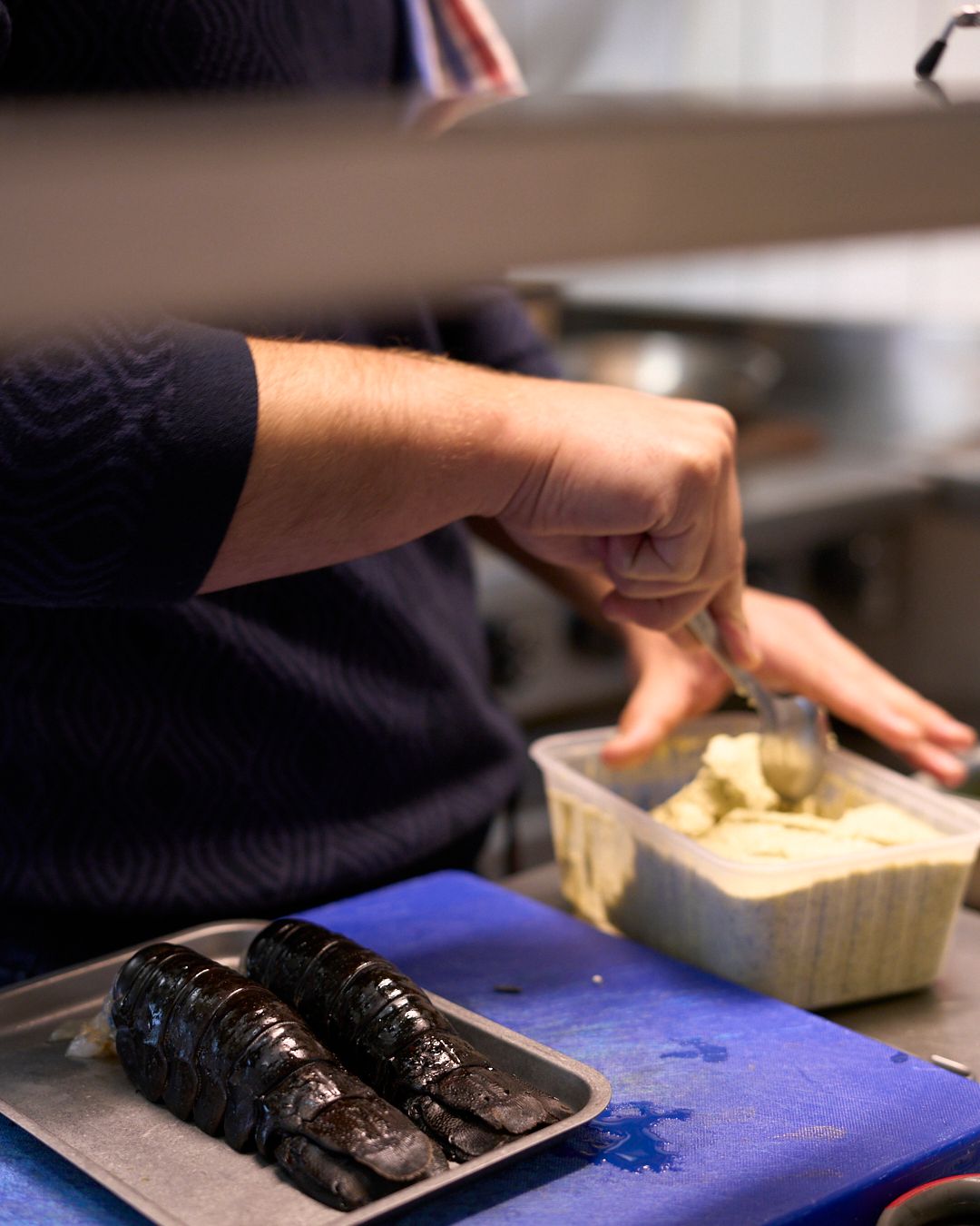 Images with caption alt text