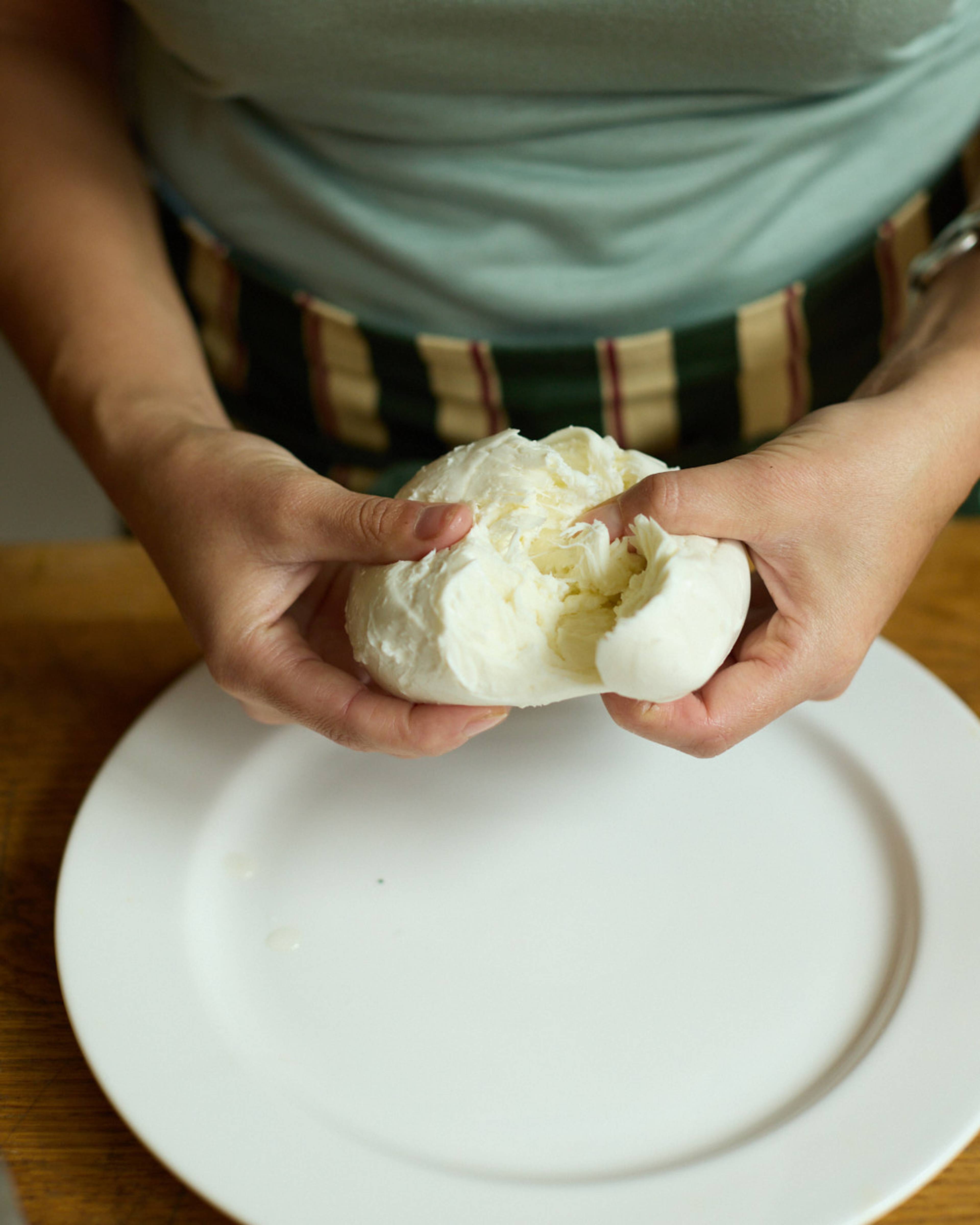 Images with caption alt text