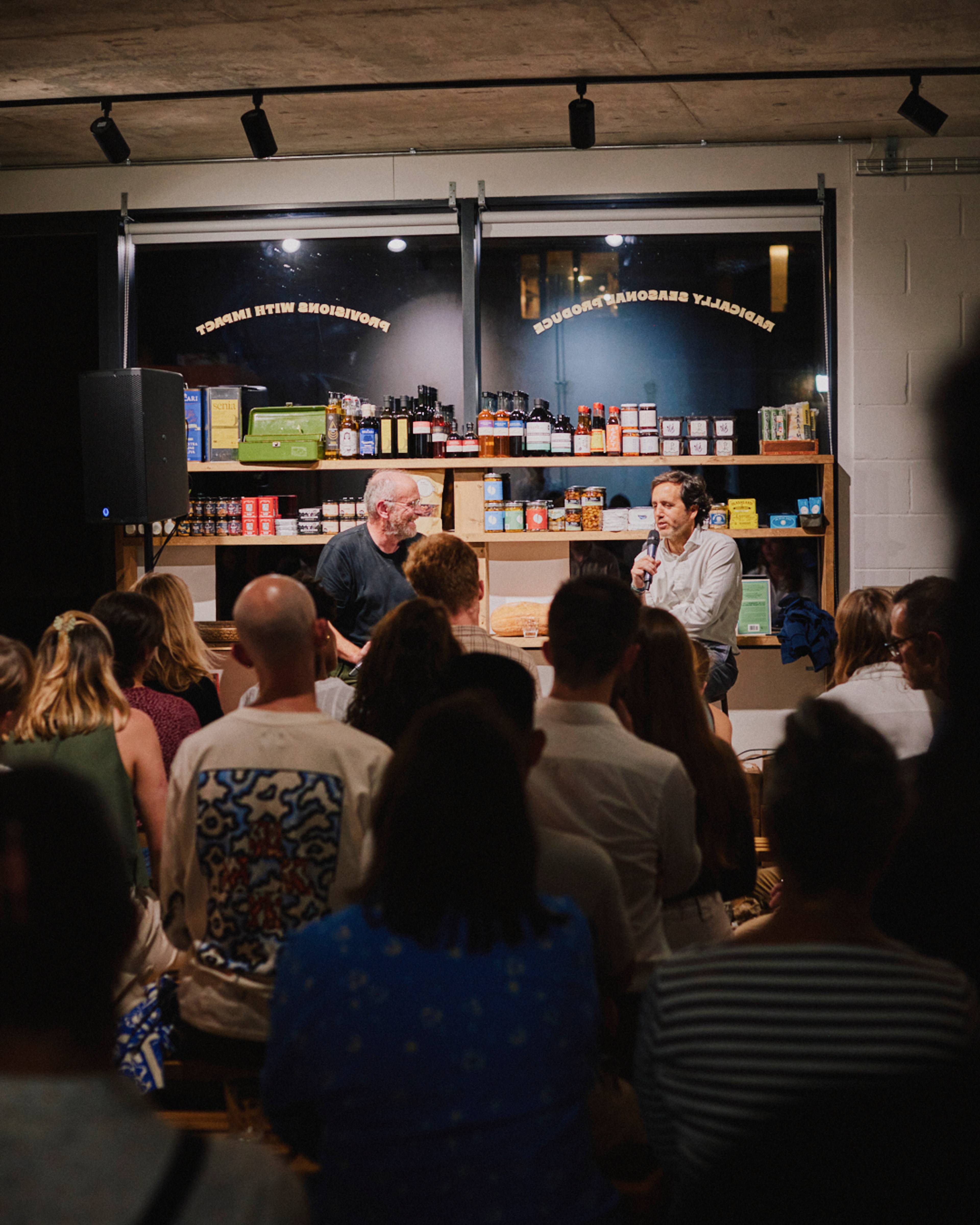 Images with caption alt text