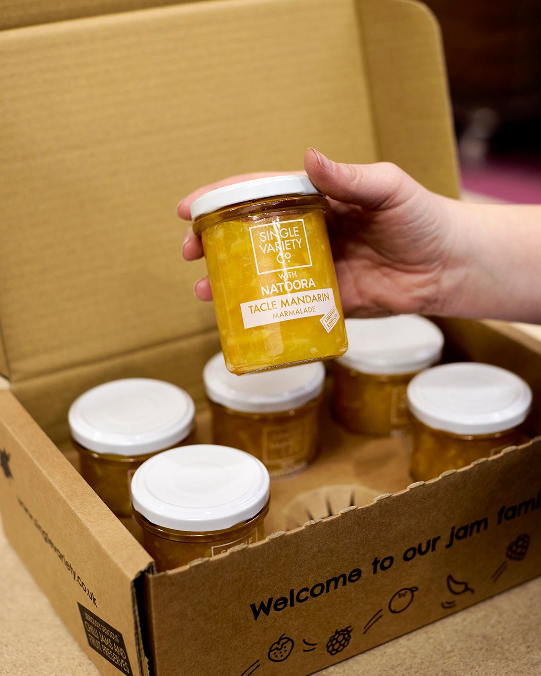 Images with caption alt text