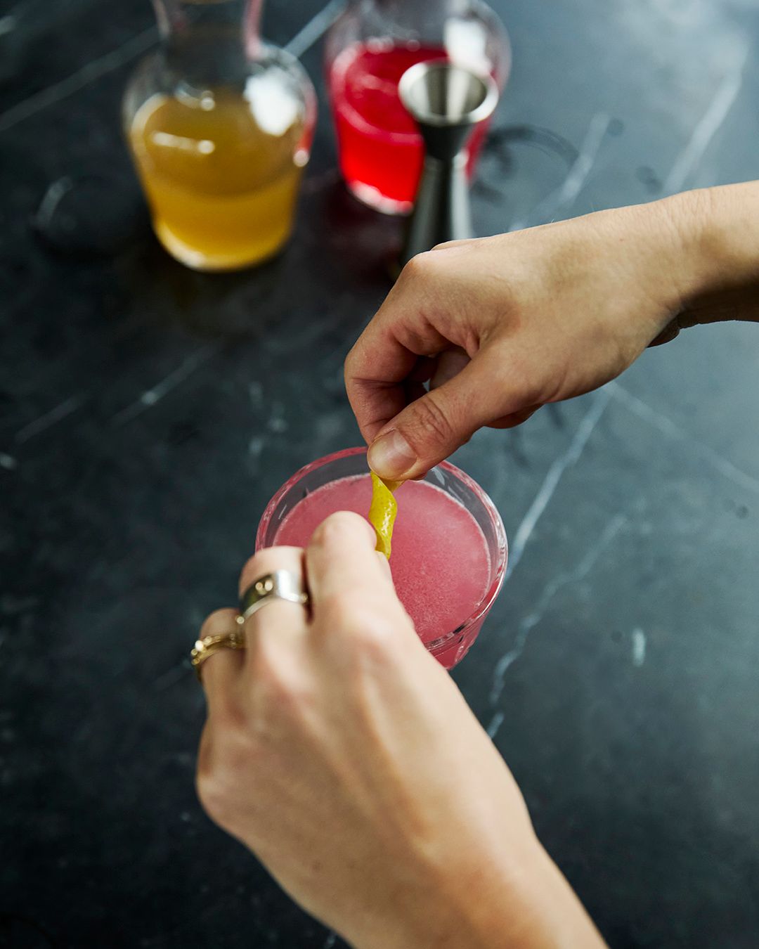 Images with caption alt text