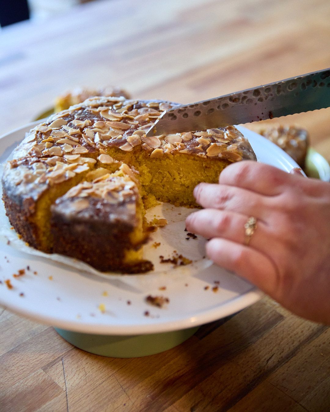 Images with caption alt text