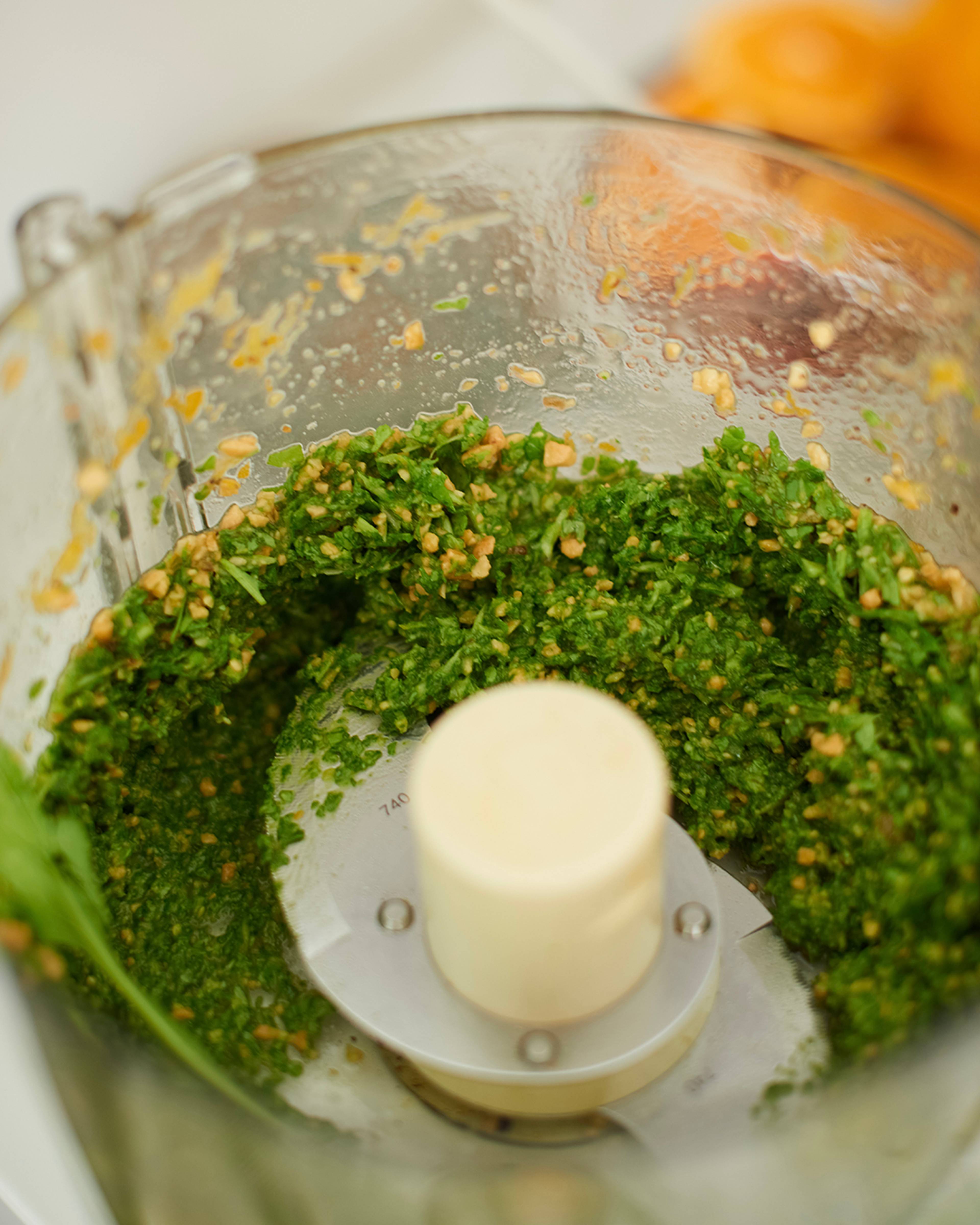 Images with caption alt text