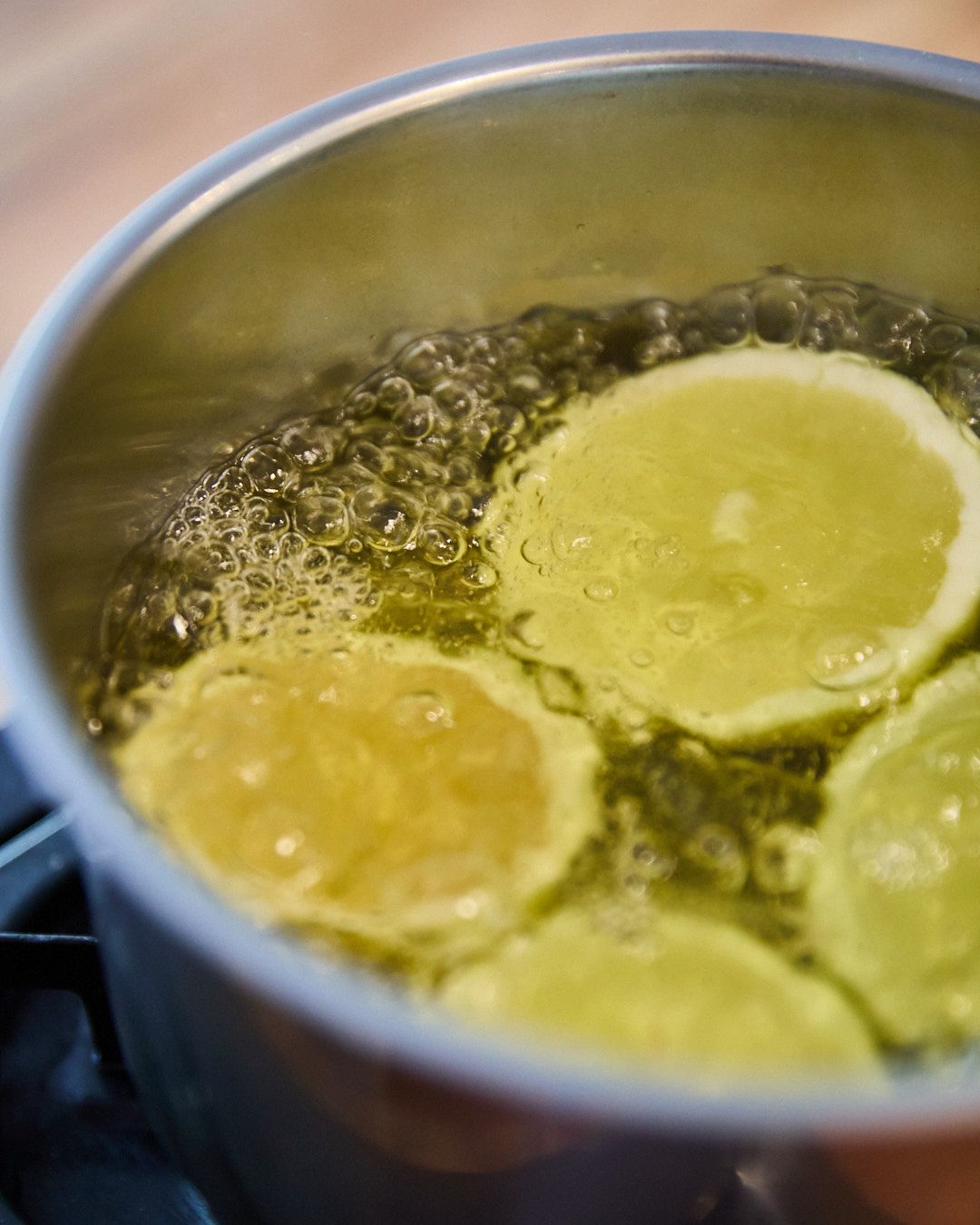 Images with caption alt text