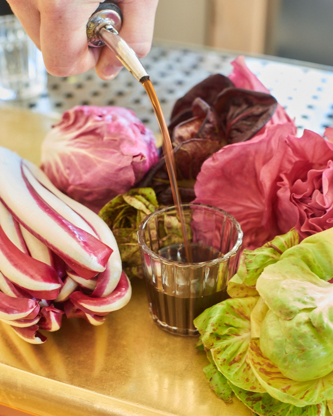 Images with caption alt text