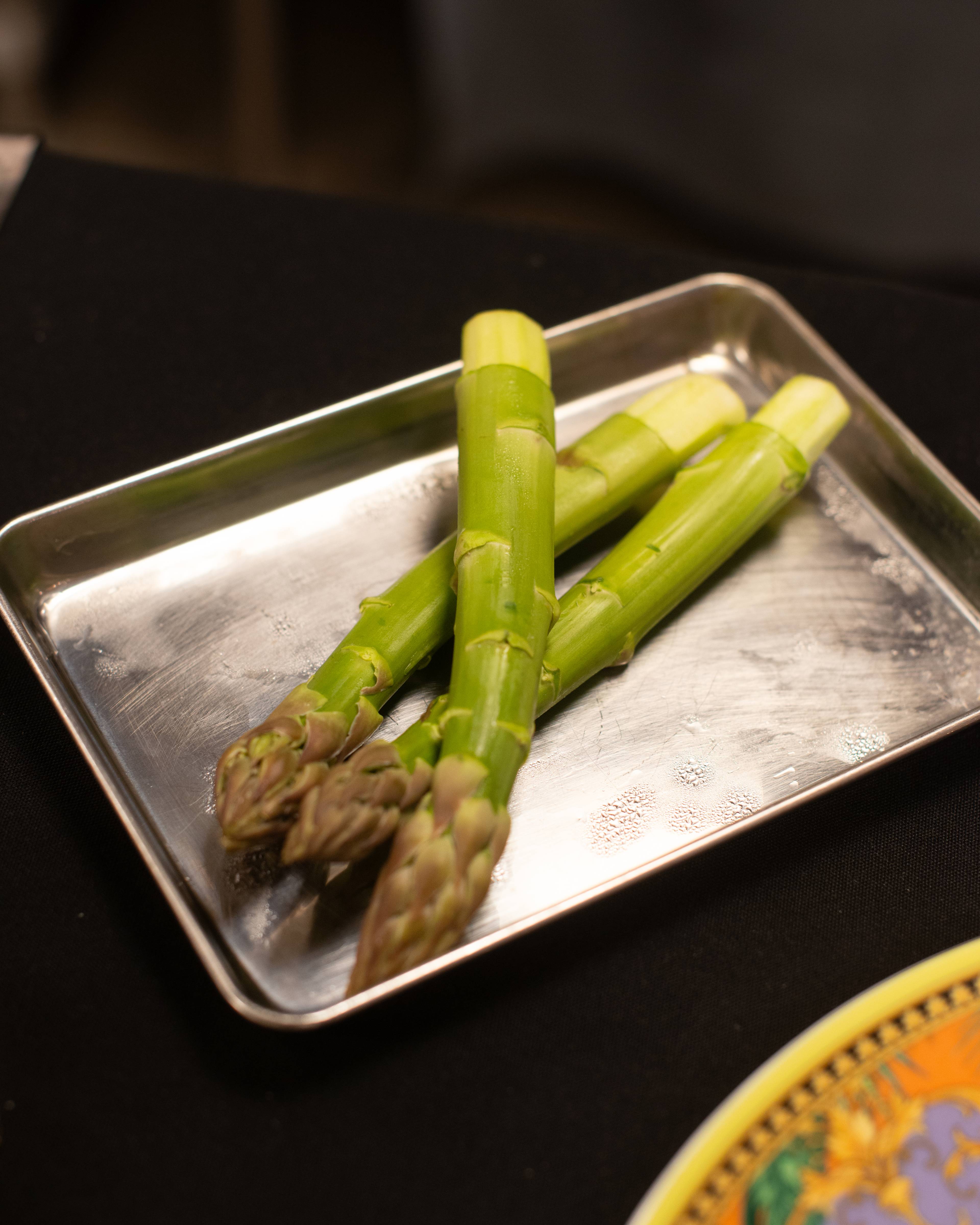 Images with caption alt text