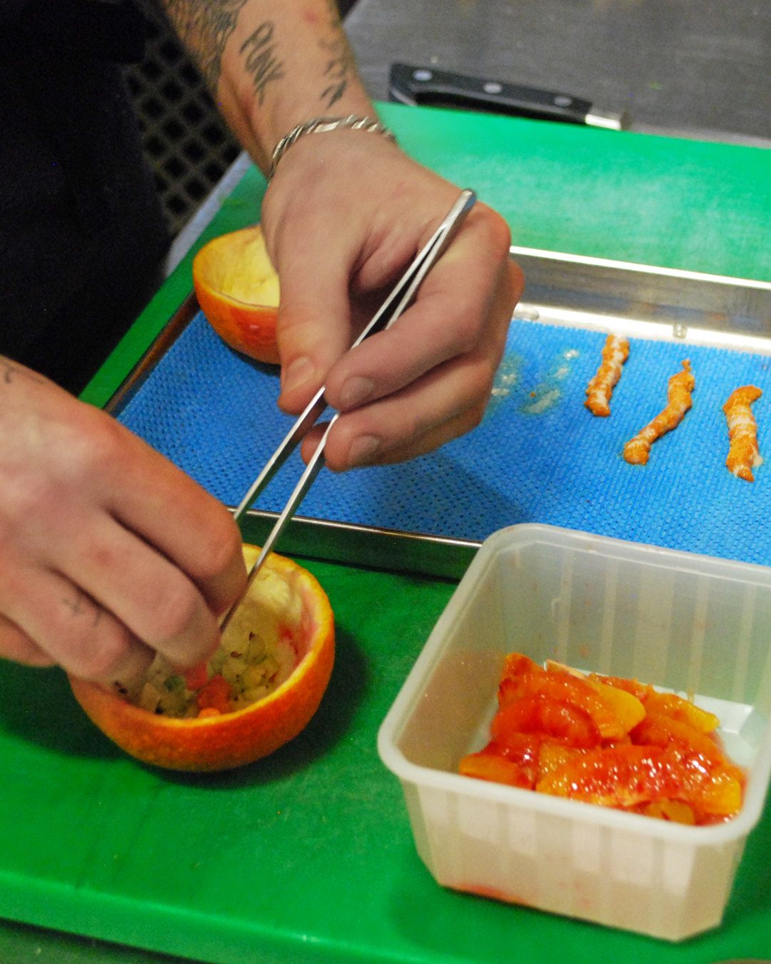 Images with caption alt text