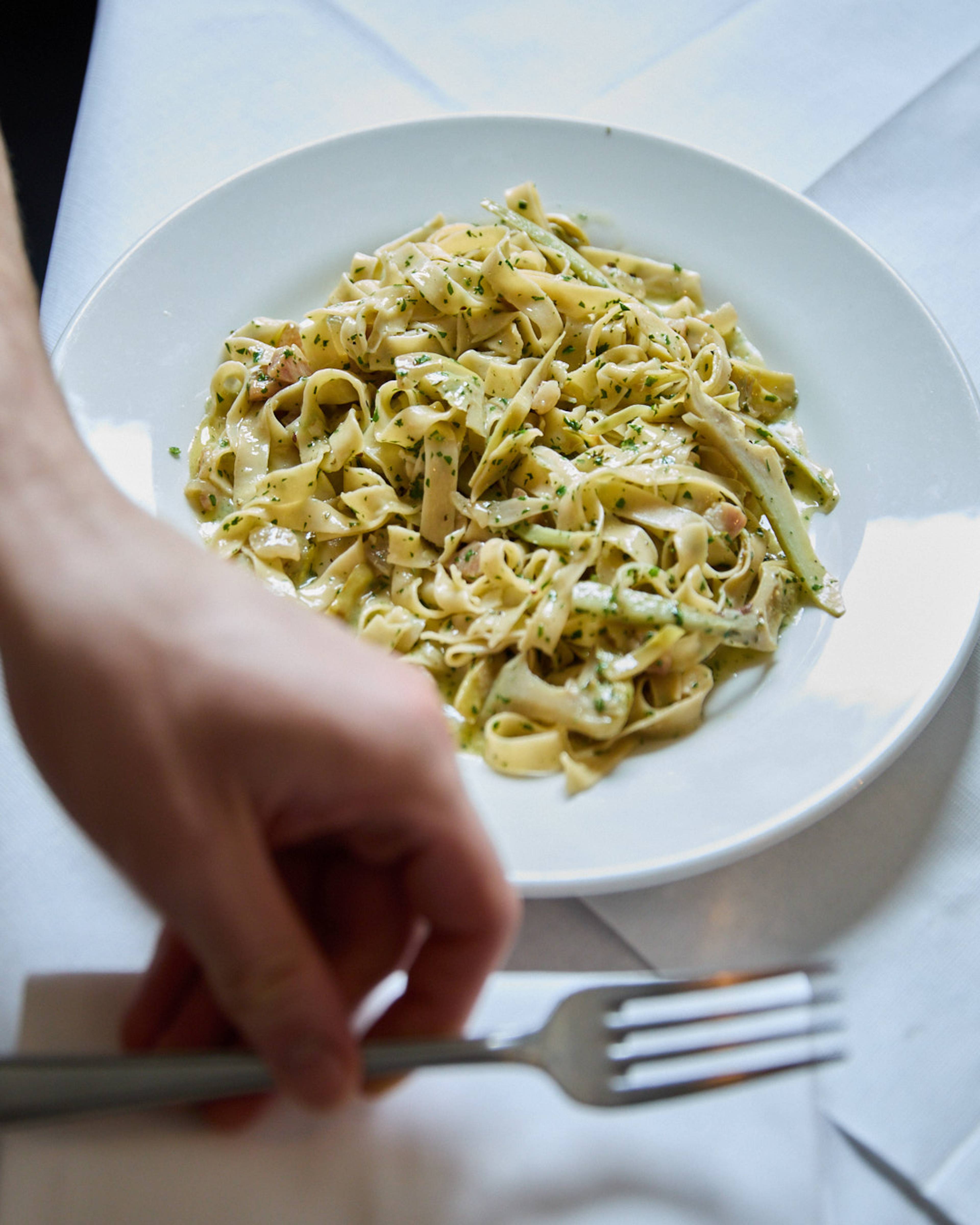 Images with caption alt text