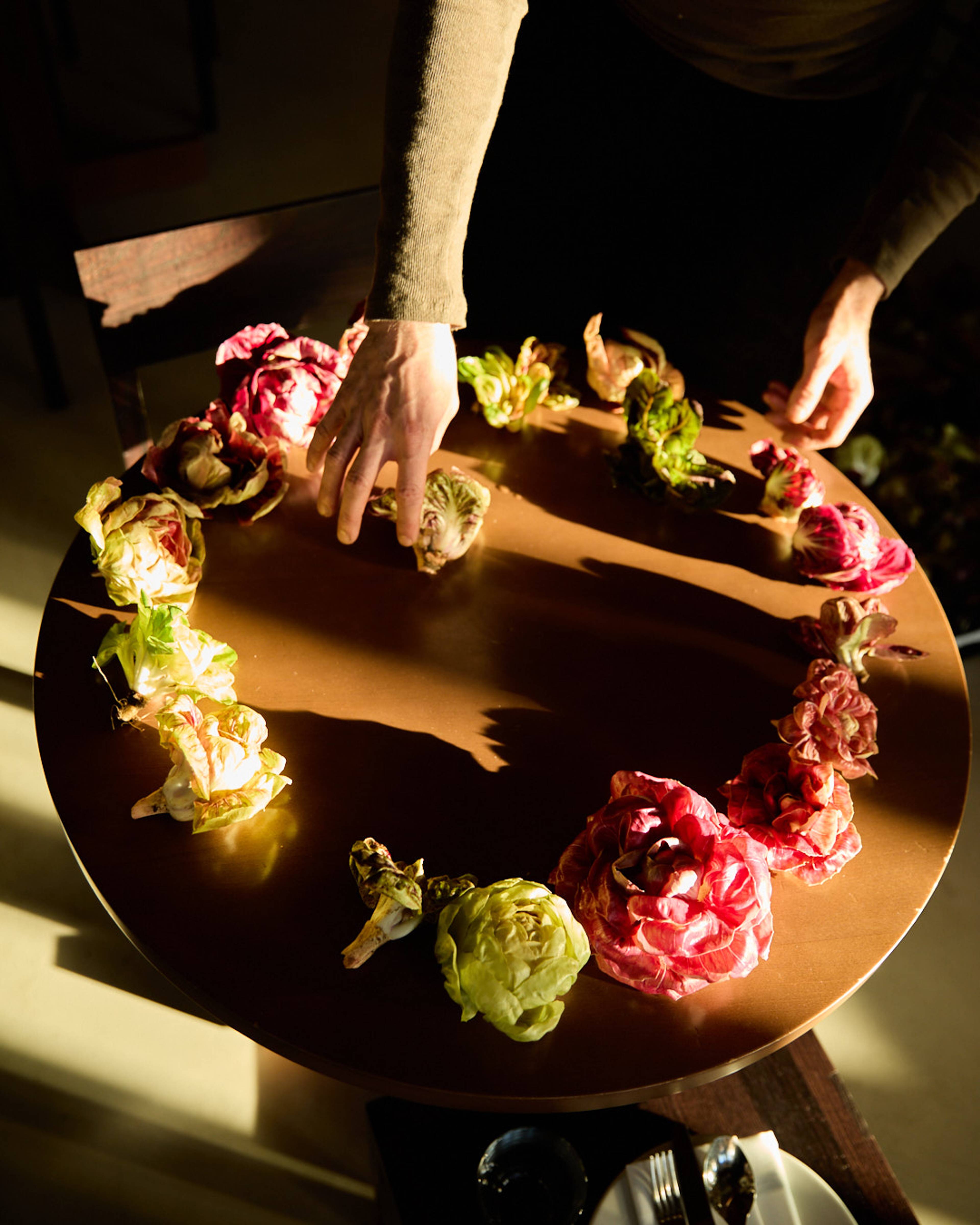 Images with caption alt text