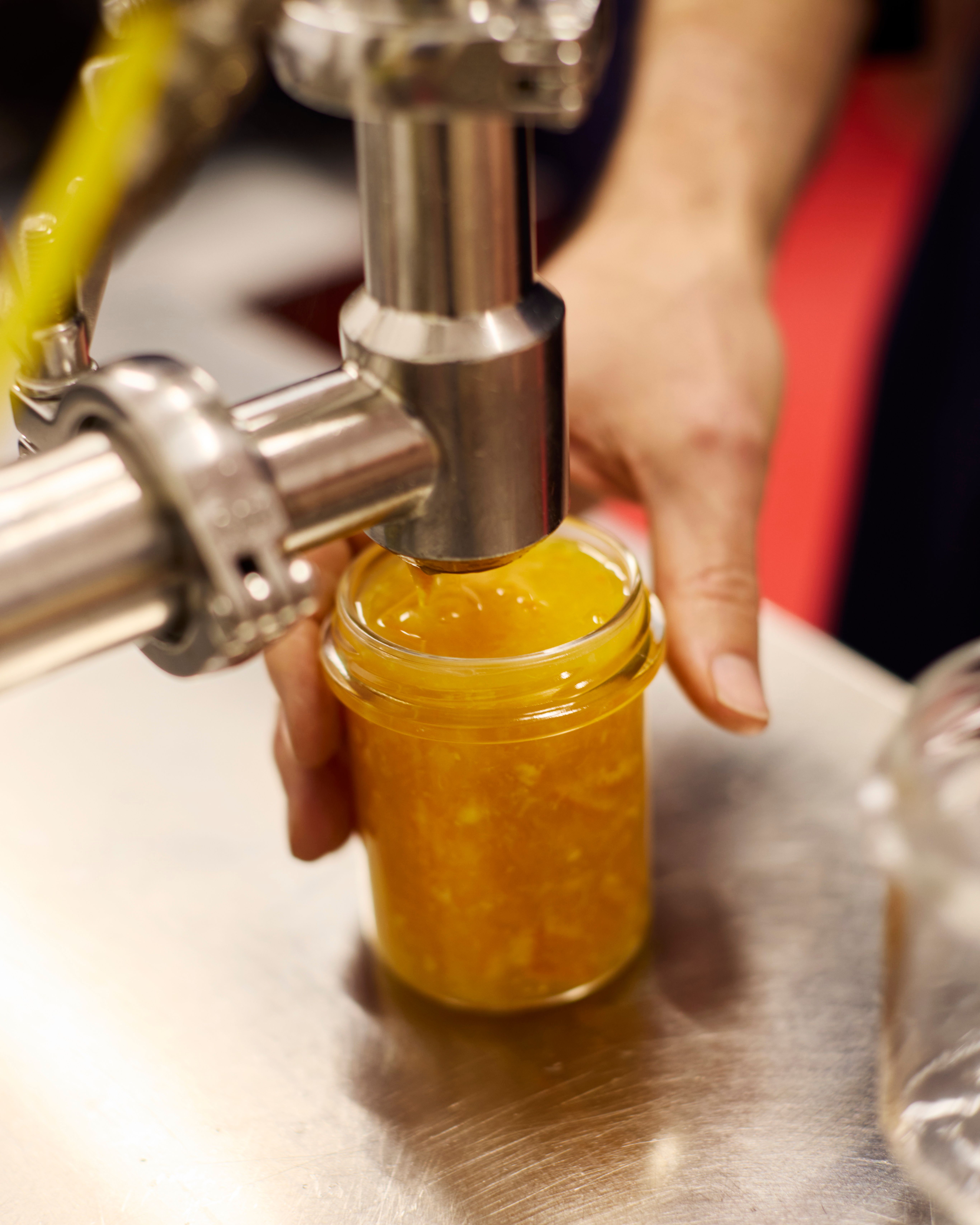 Images with caption alt text