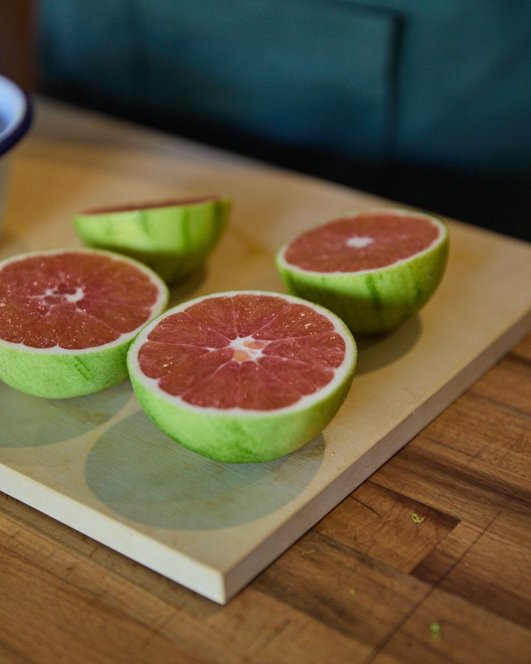 Images with caption alt text