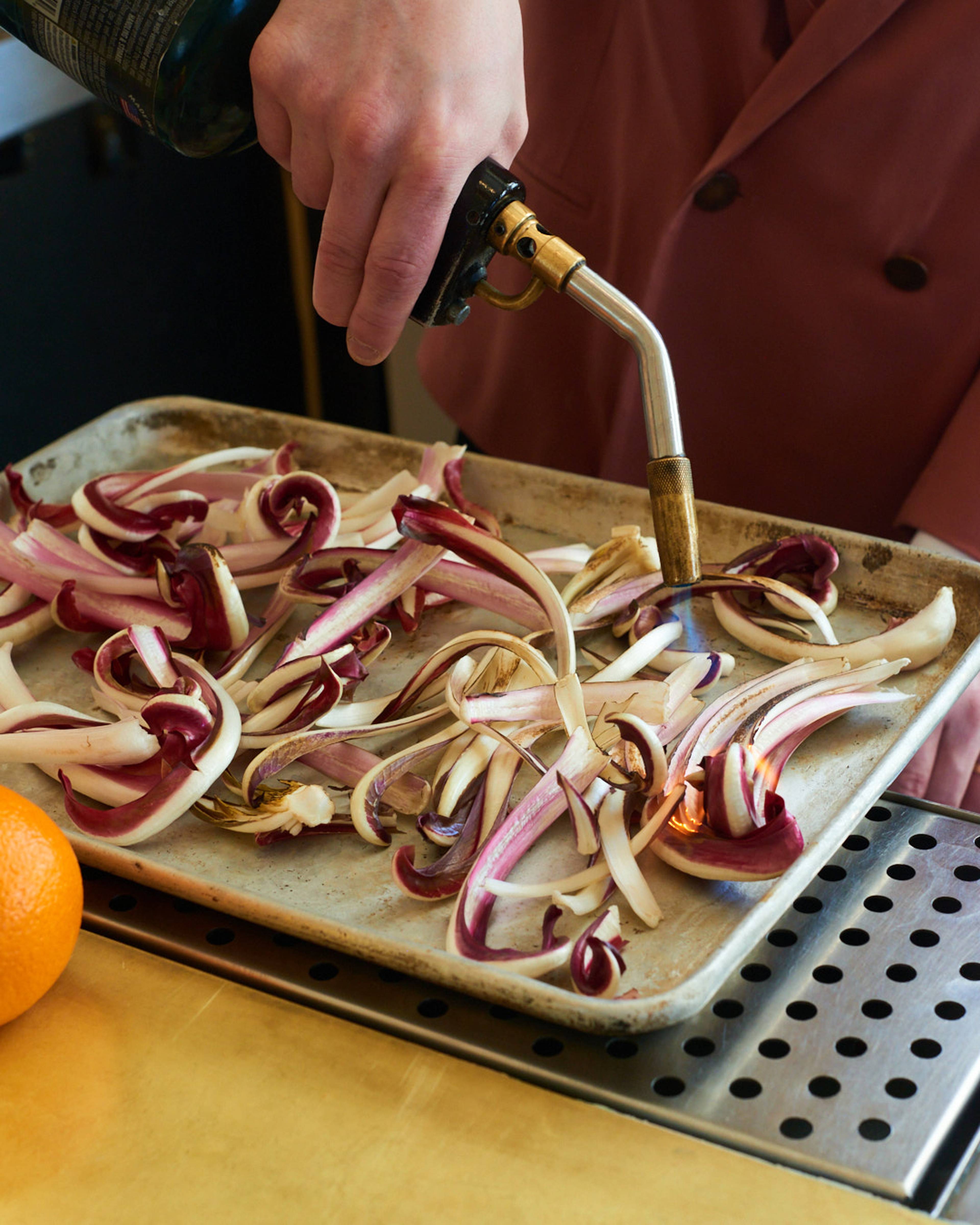 Images with caption alt text