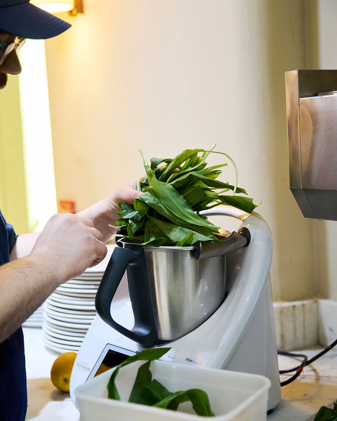 Images with caption alt text