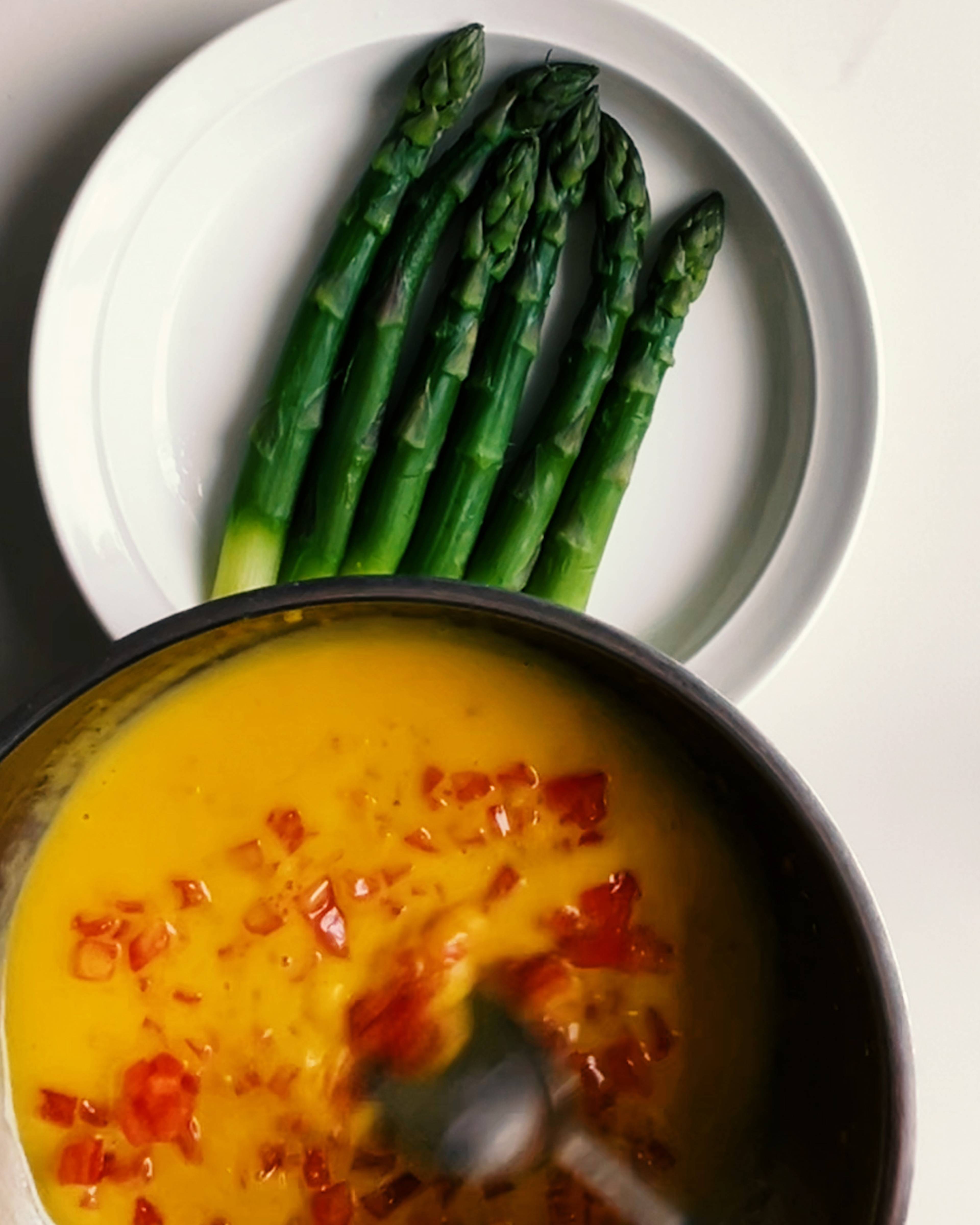 Images with caption alt text