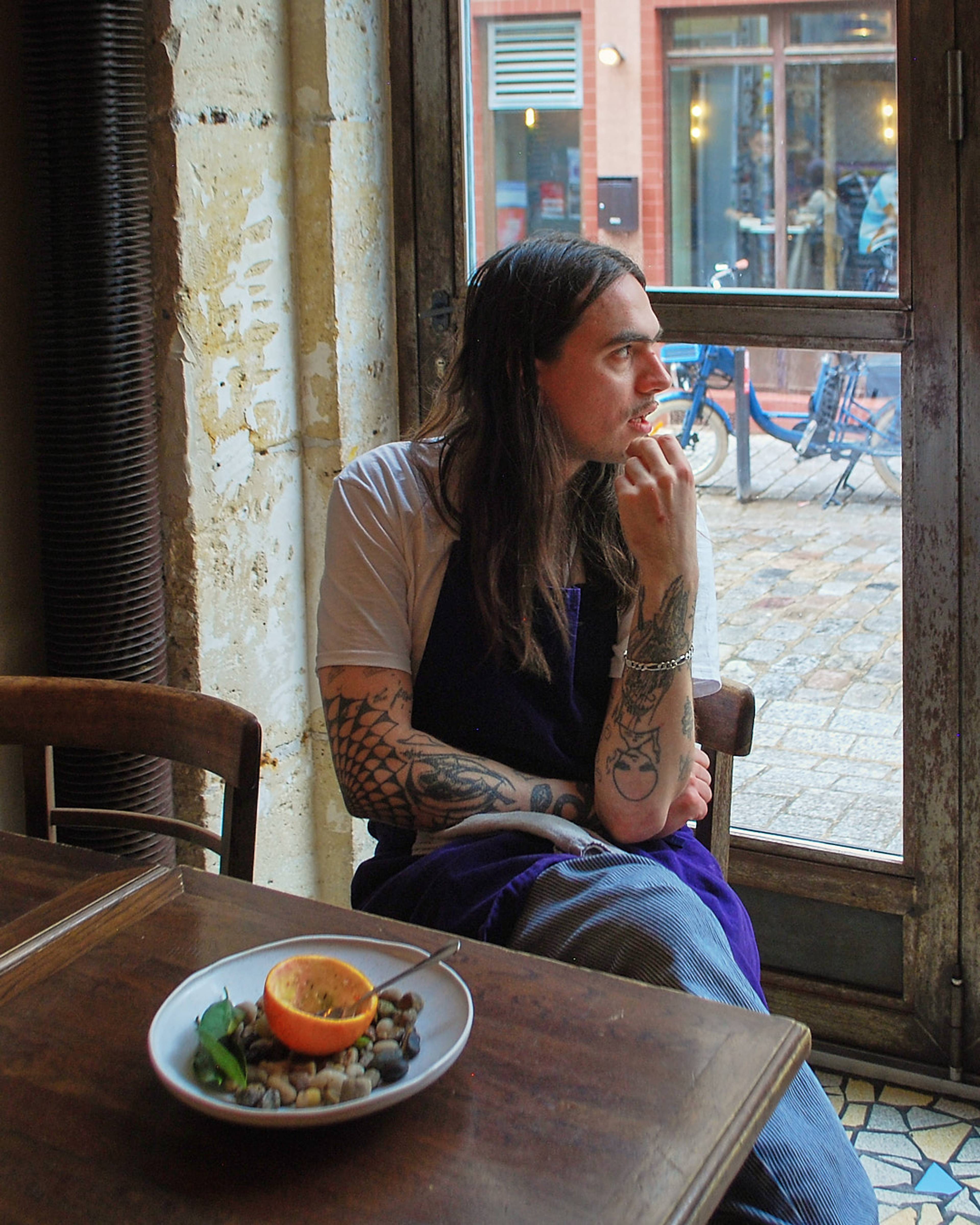 Images with caption alt text