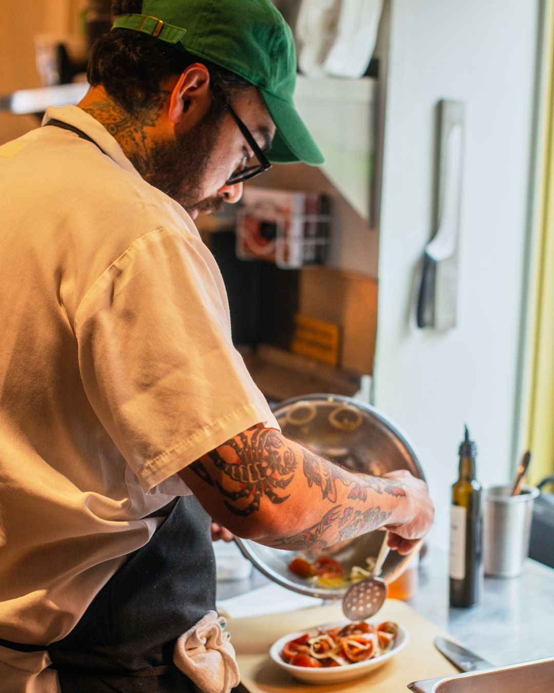 Images with caption alt text