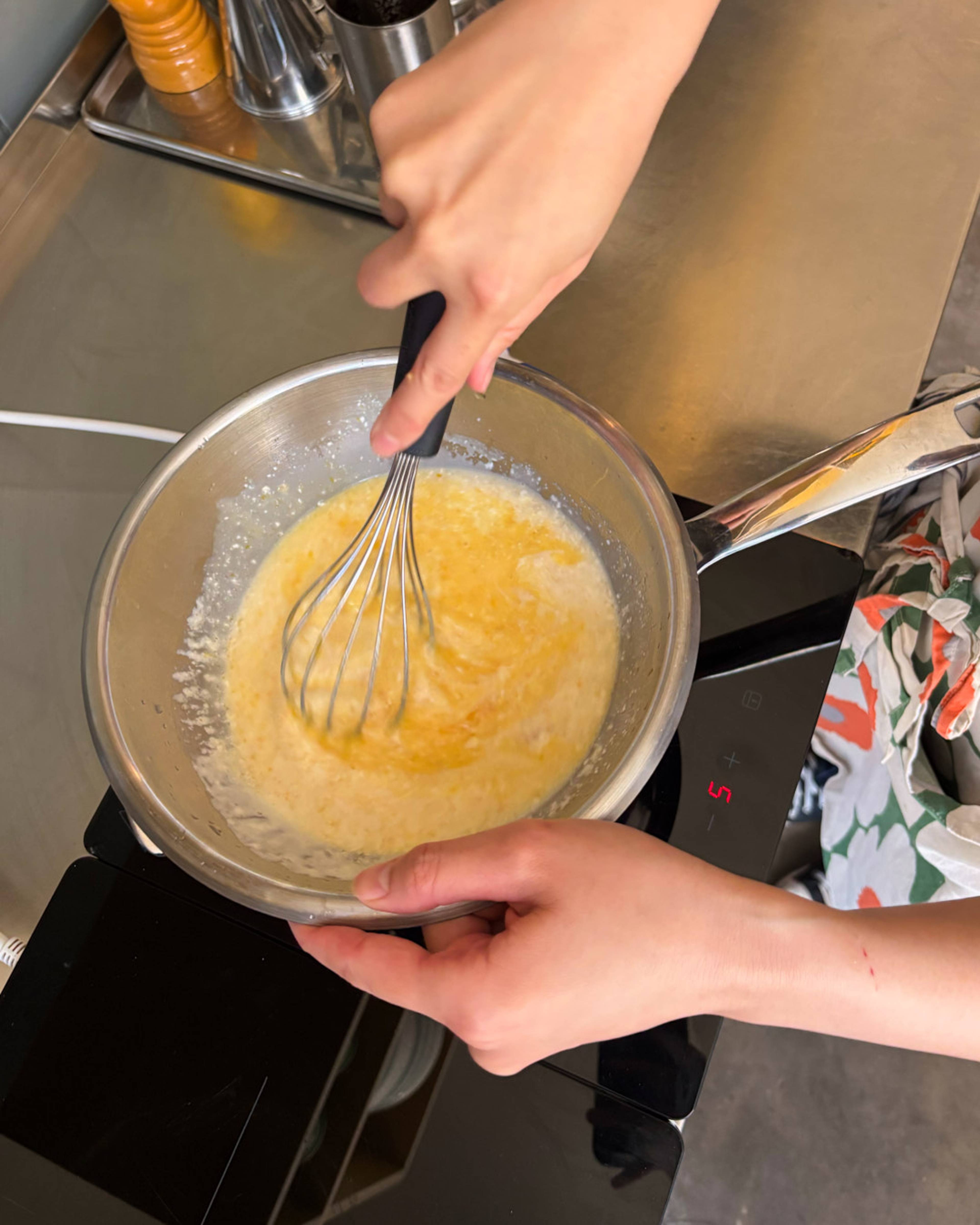 Images with caption alt text