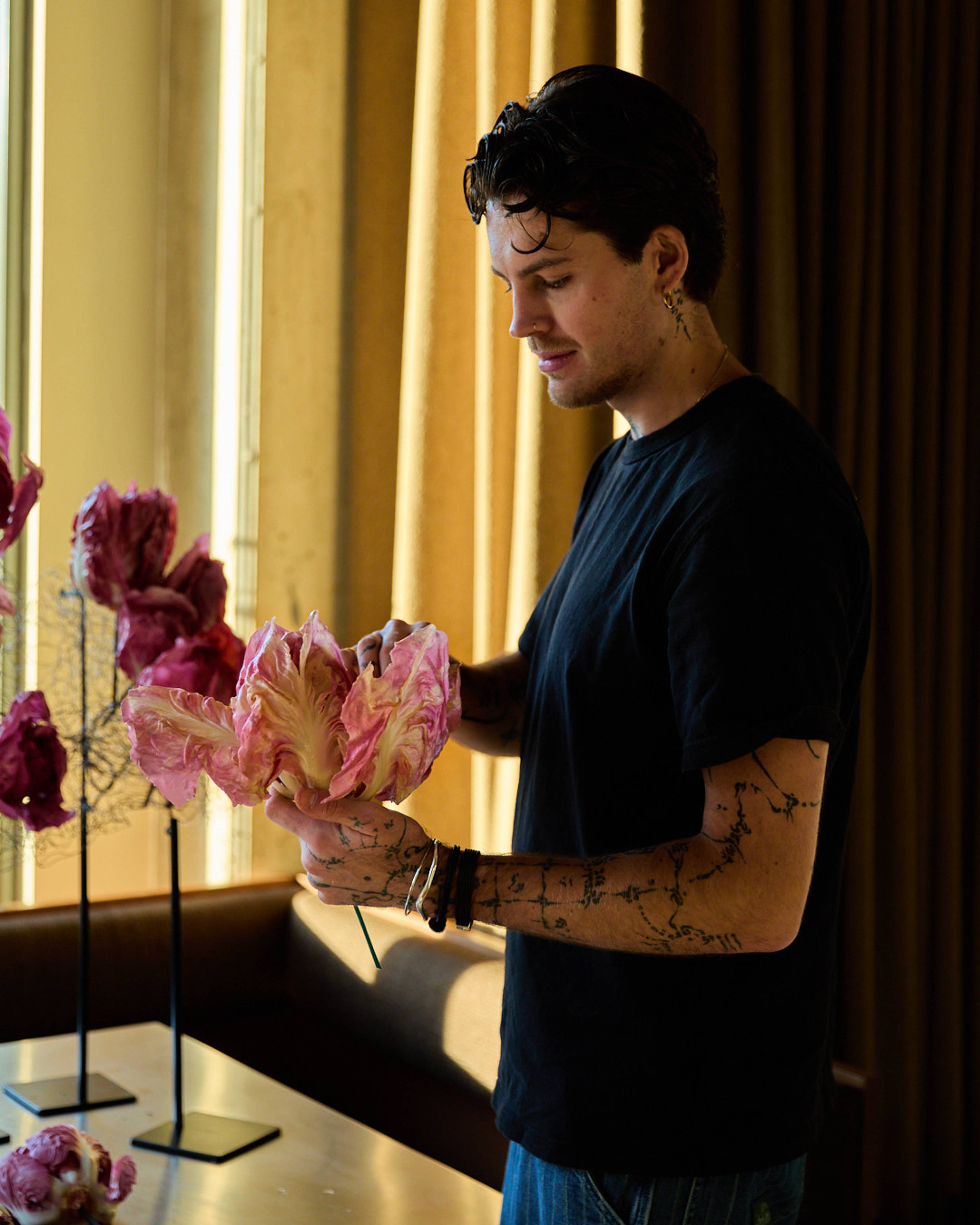 Images with caption alt text